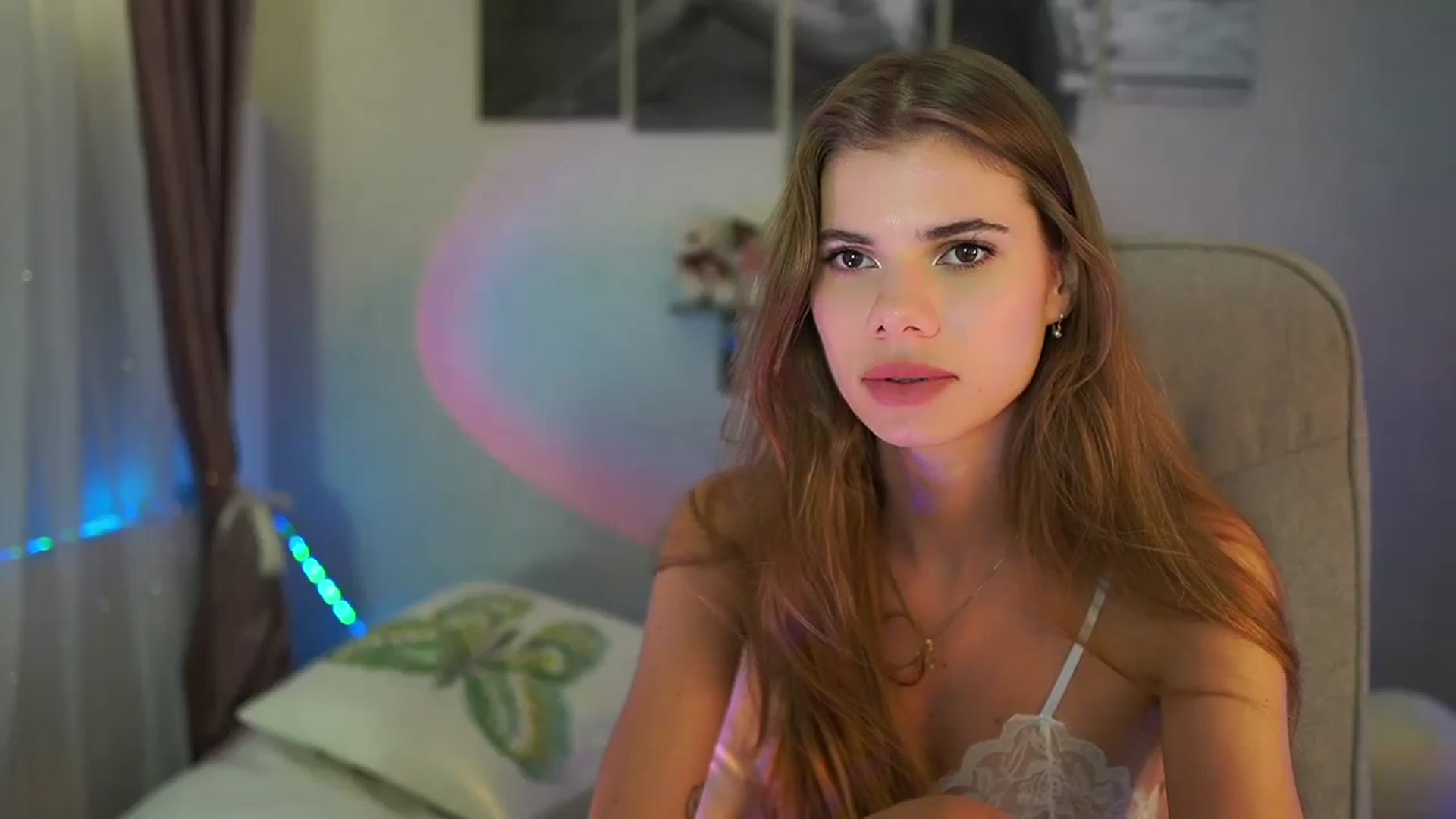 Gallery image thumbnail from RileyReid_18's myfreecams stream on, 07/16/2024, 17:36 image 4 of 20