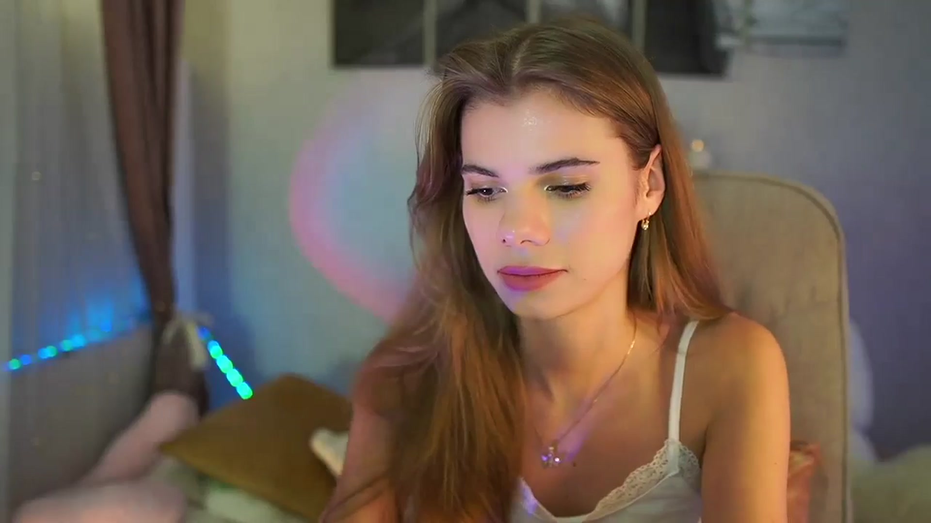 Gallery image thumbnail from RileyReid_18's myfreecams stream on, 07/18/2024, 21:09 image 18 of 20
