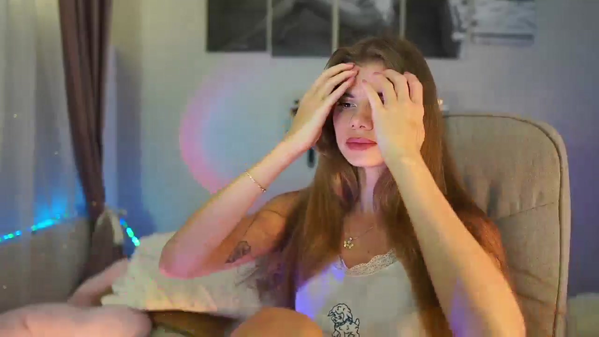 Gallery image thumbnail from RileyReid_18's myfreecams stream on, 07/18/2024, 21:09 image 2 of 20