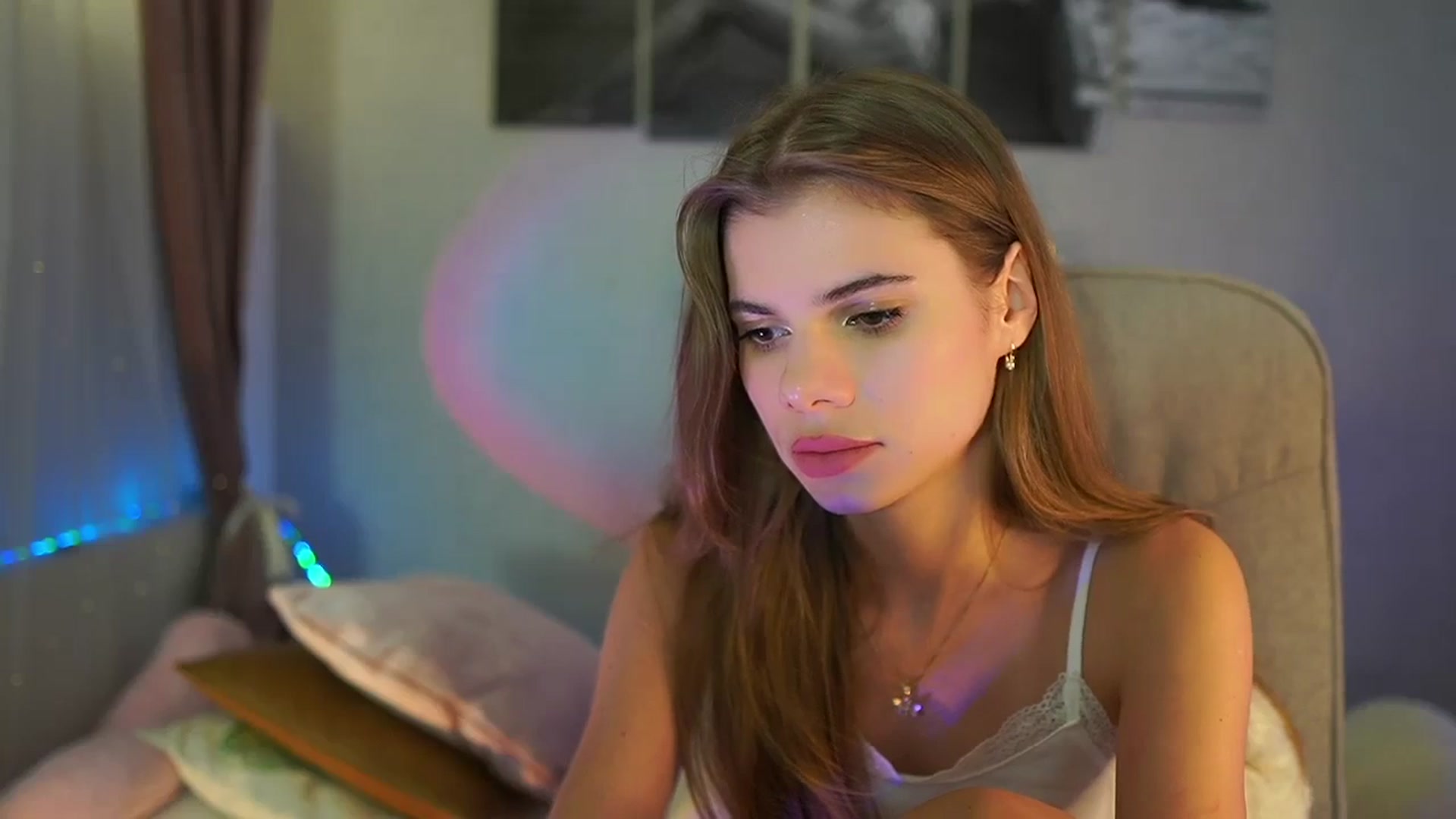 Gallery image thumbnail from RileyReid_18's myfreecams stream on, 07/18/2024, 22:26 image 11 of 20