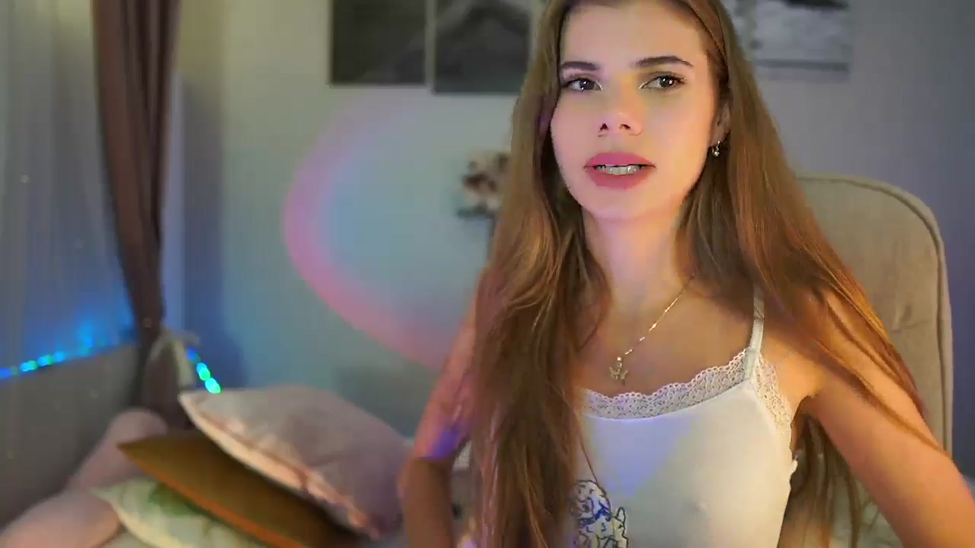 Gallery image thumbnail from RileyReid_18's myfreecams stream on, 07/18/2024, 22:26 image 12 of 20