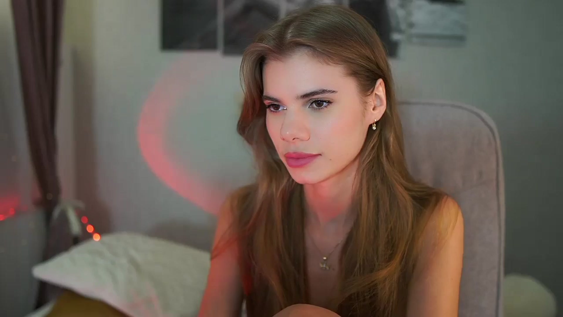 Gallery image thumbnail from RileyReid_18's myfreecams stream on, 07/19/2024, 20:24 image 19 of 20