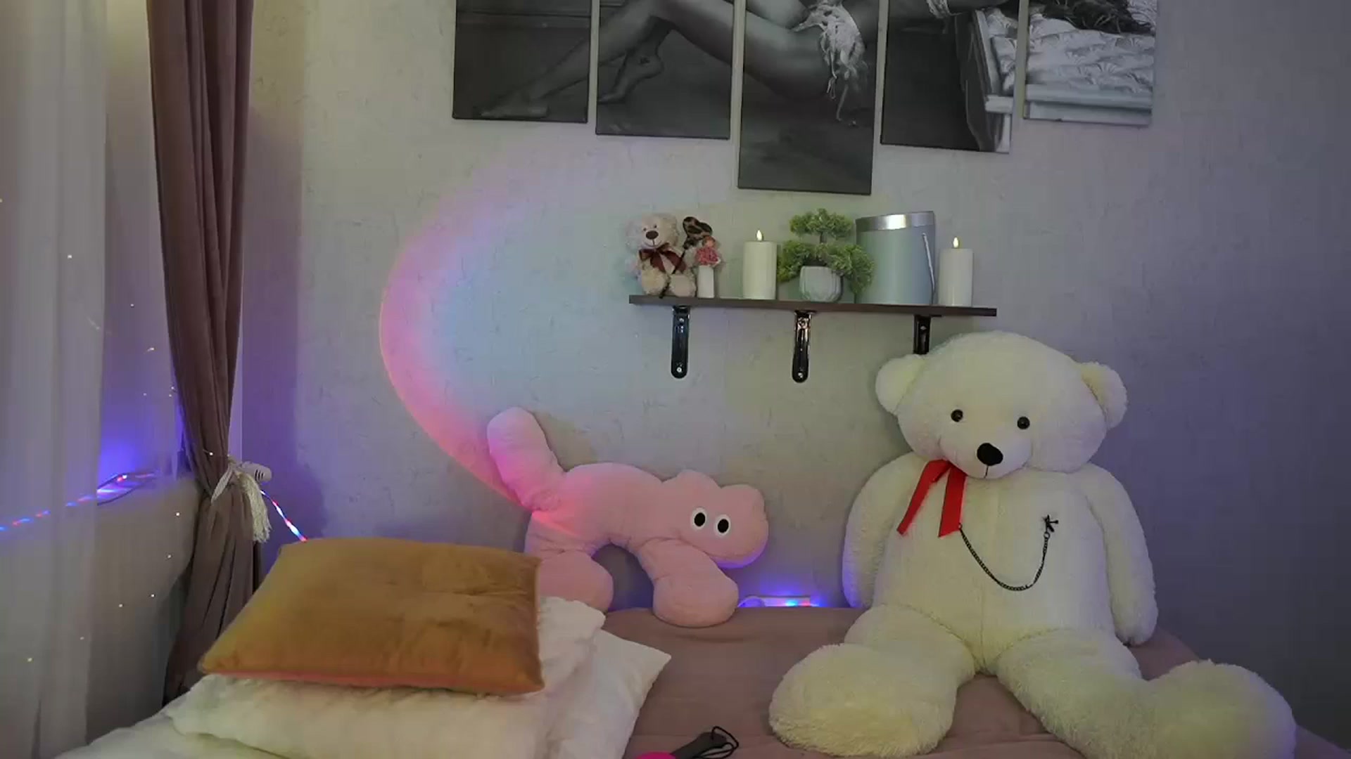 Gallery image thumbnail from RileyReid_18's myfreecams stream on, 07/21/2024, 20:56 image 14 of 20