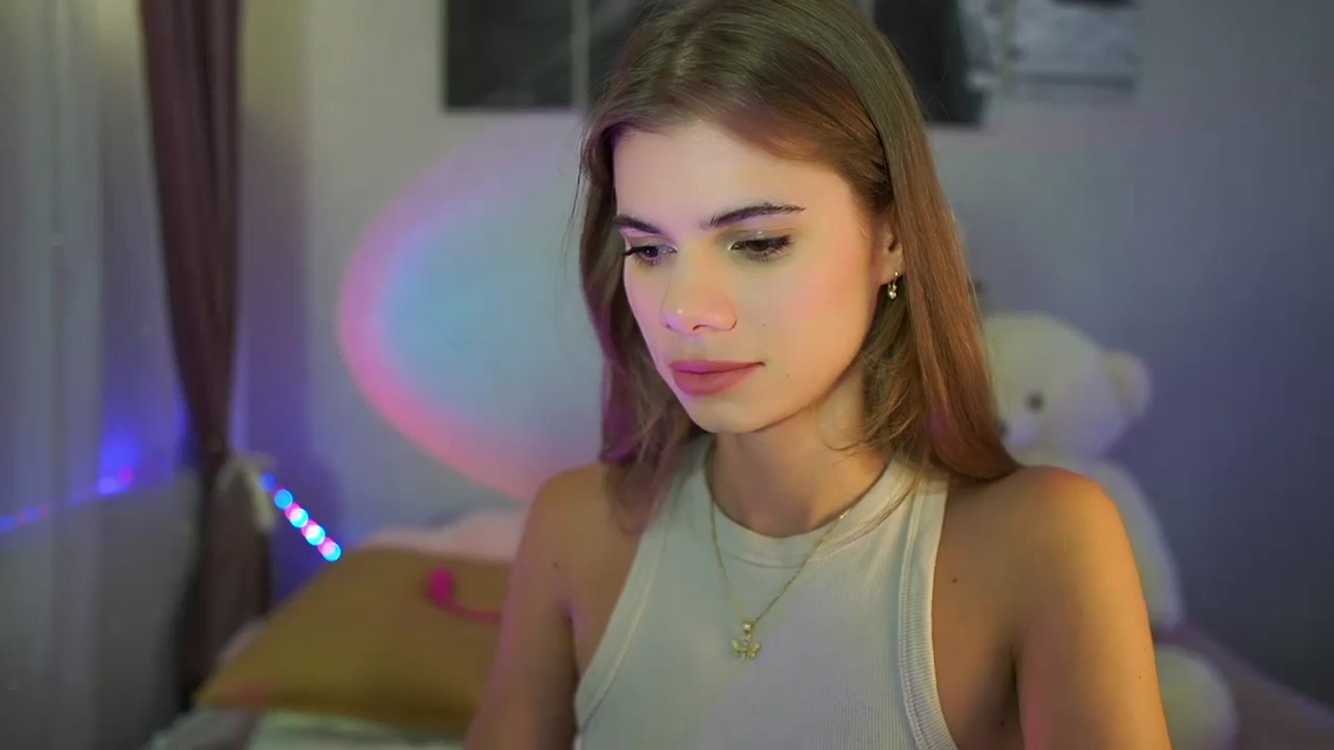 Gallery image thumbnail from RileyReid_18's myfreecams stream on, 07/23/2024, 18:52 image 8 of 20