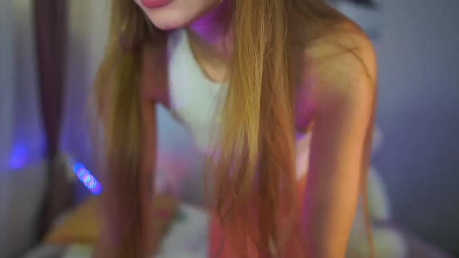 Gallery image thumbnail from RileyReid_18's myfreecams stream on, 07/23/2024, 18:52 image 14 of 20