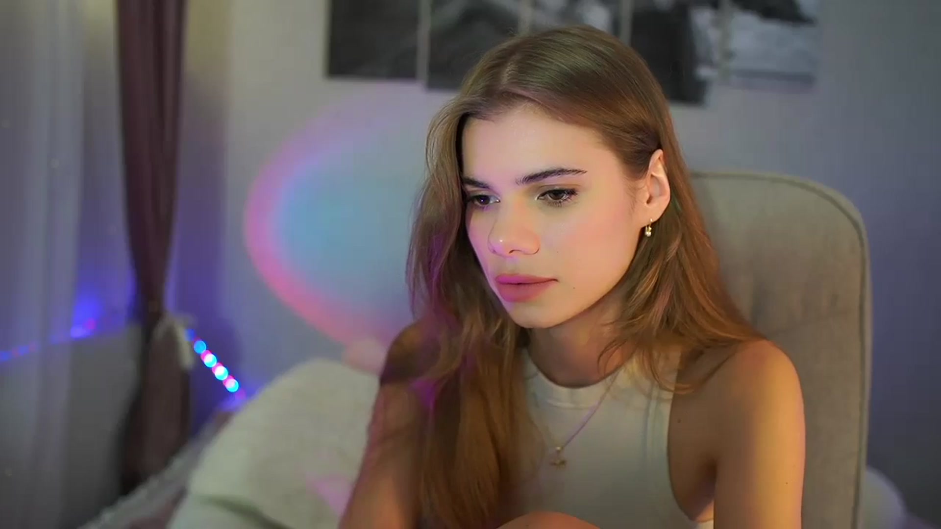 Gallery image thumbnail from RileyReid_18's myfreecams stream on, 07/23/2024, 18:52 image 20 of 20
