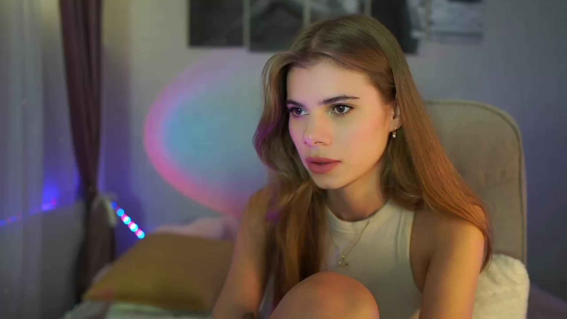 Gallery image thumbnail from RileyReid_18's myfreecams stream on, 07/23/2024, 18:52 image 1 of 20