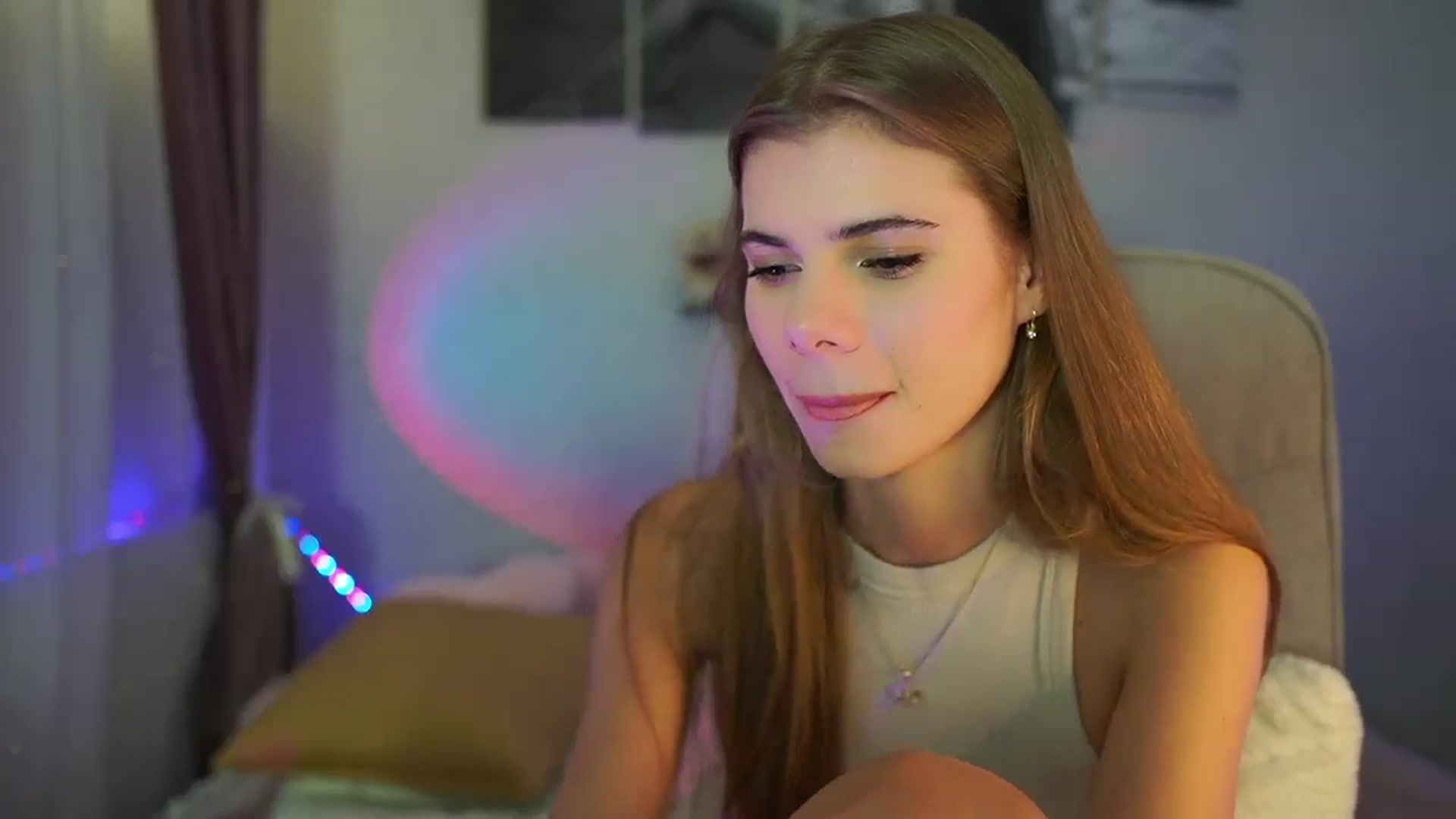Gallery image thumbnail from RileyReid_18's myfreecams stream on, 07/23/2024, 18:52 image 2 of 20