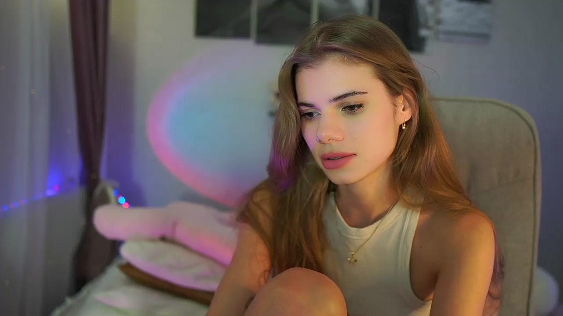Gallery image thumbnail from RileyReid_18's myfreecams stream on, 07/23/2024, 20:36 image 18 of 20