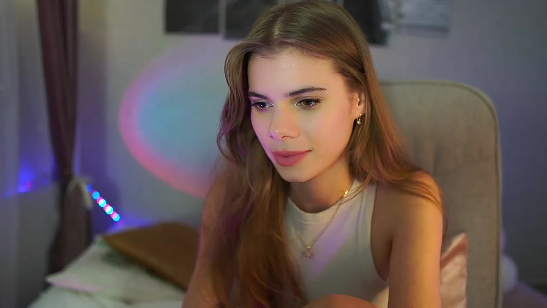Gallery image thumbnail from RileyReid_18's myfreecams stream on, 07/23/2024, 21:49 image 5 of 20