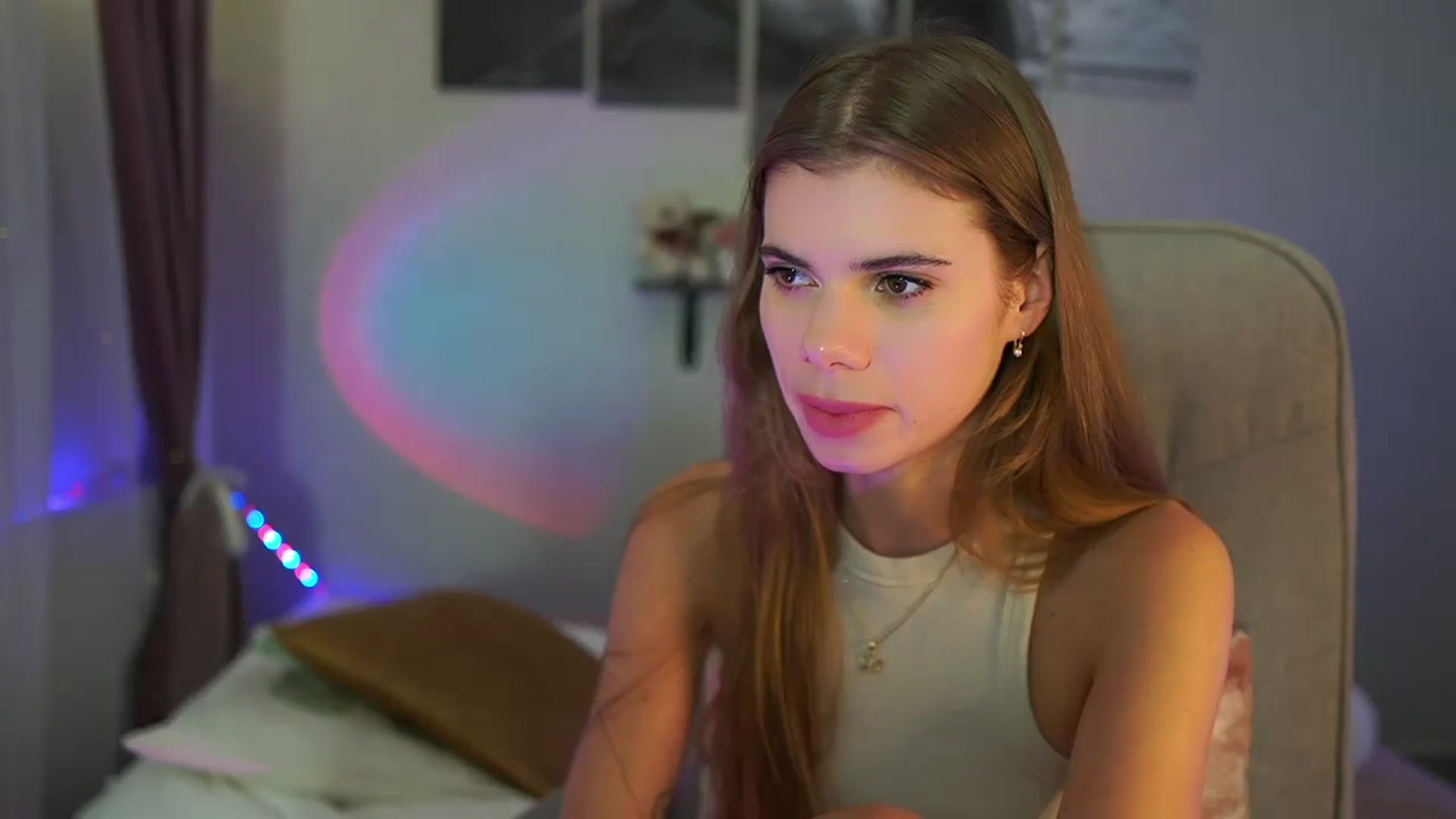 Gallery image thumbnail from RileyReid_18's myfreecams stream on, 07/23/2024, 21:49 image 2 of 20