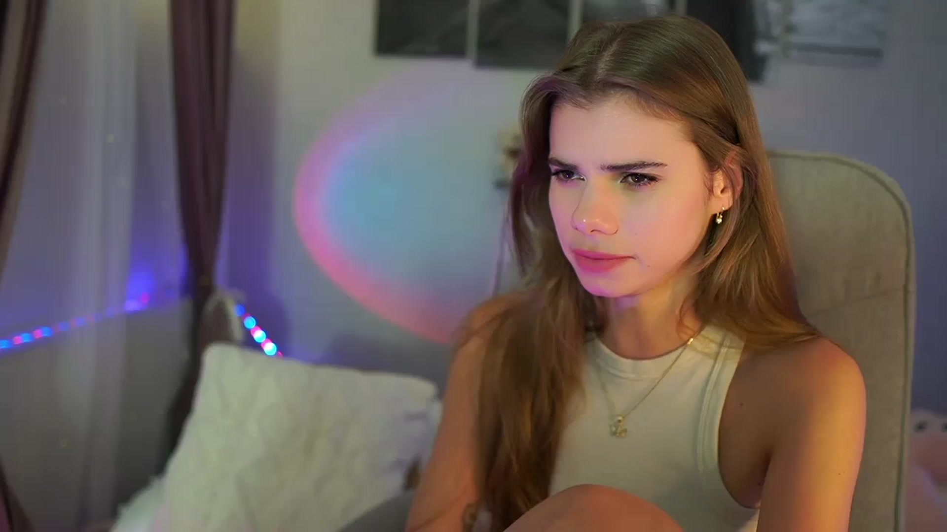 Gallery image thumbnail from RileyReid_18's myfreecams stream on, 07/23/2024, 22:36 image 3 of 20