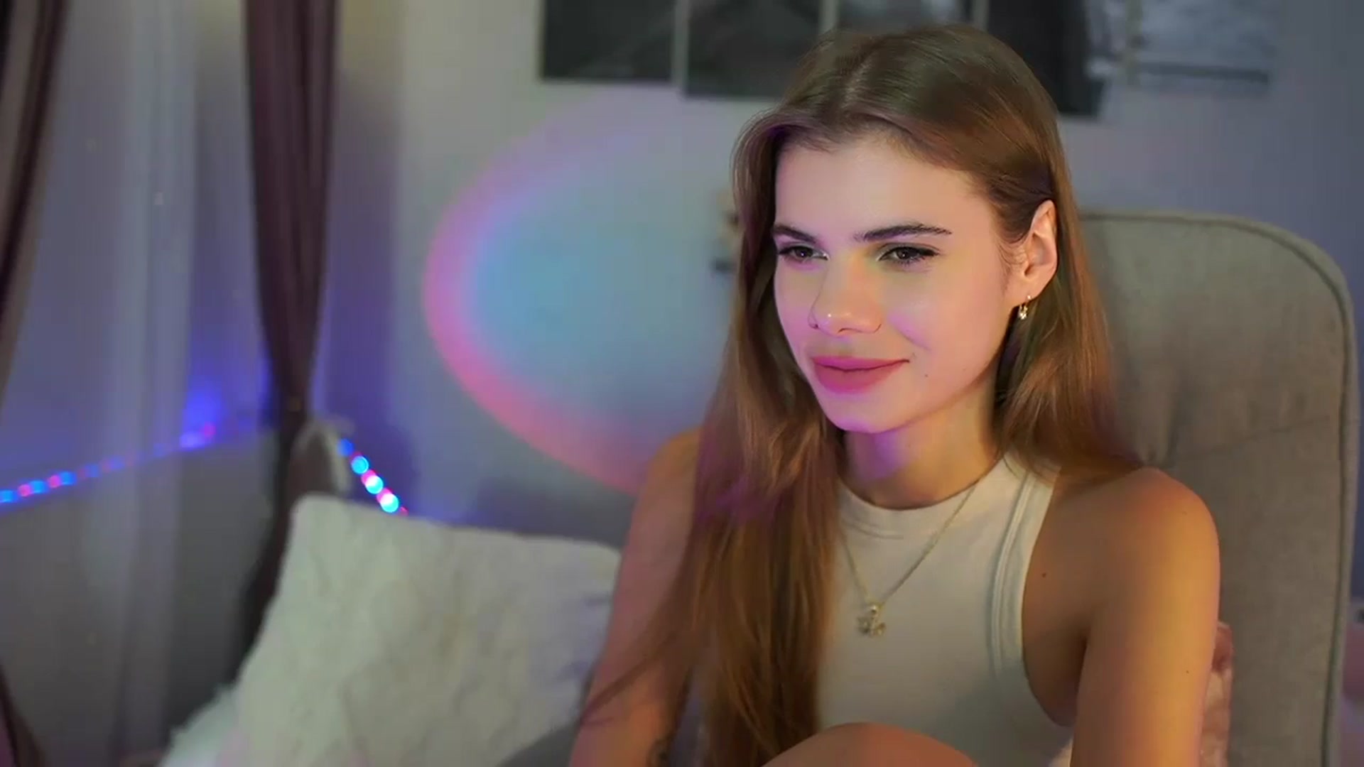 Gallery image thumbnail from RileyReid_18's myfreecams stream on, 07/23/2024, 22:36 image 6 of 20