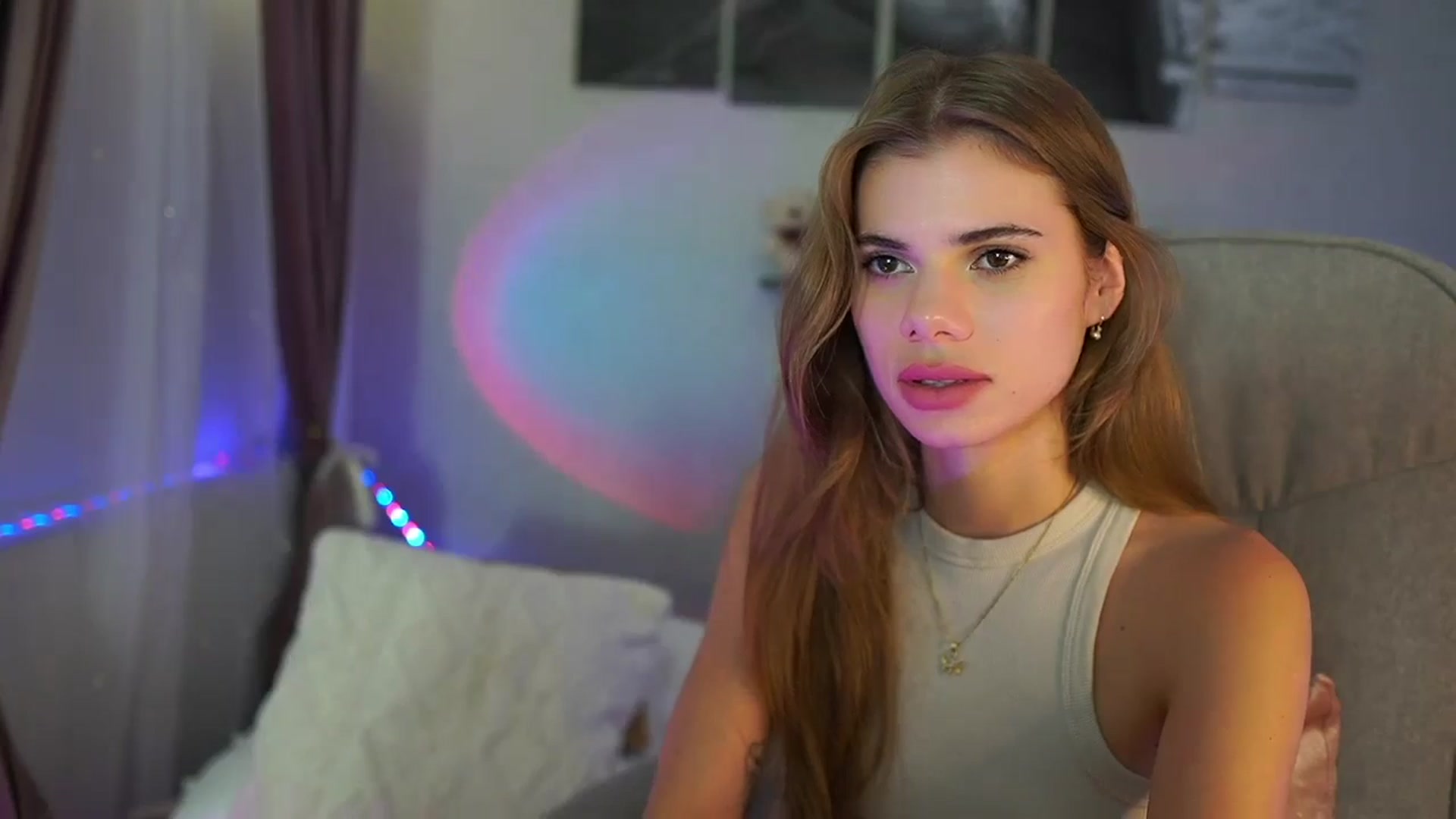 Gallery image thumbnail from RileyReid_18's myfreecams stream on, 07/23/2024, 22:36 image 9 of 20