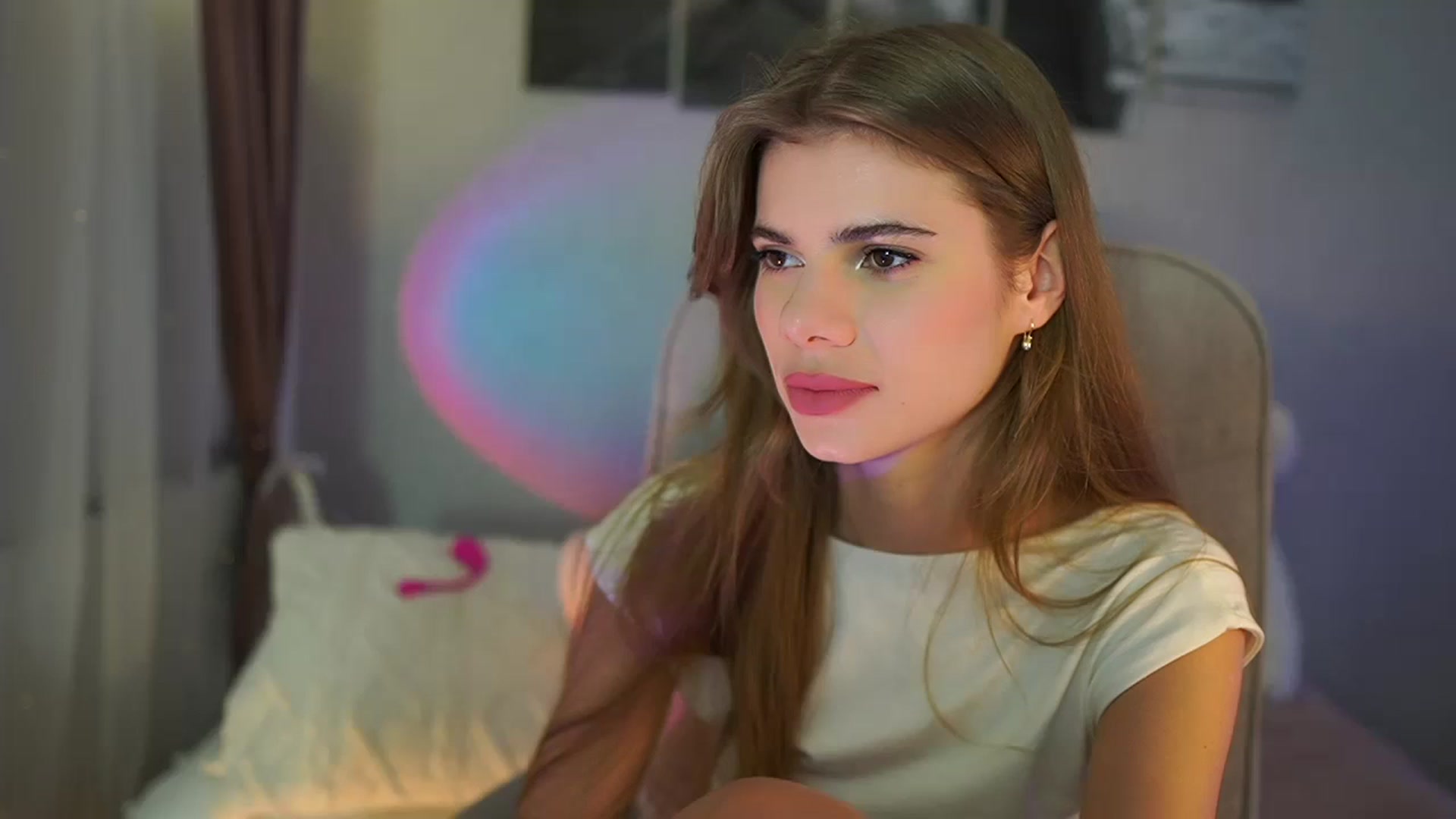 Gallery image thumbnail from RileyReid_18's myfreecams stream on, 07/24/2024, 17:56 image 3 of 20