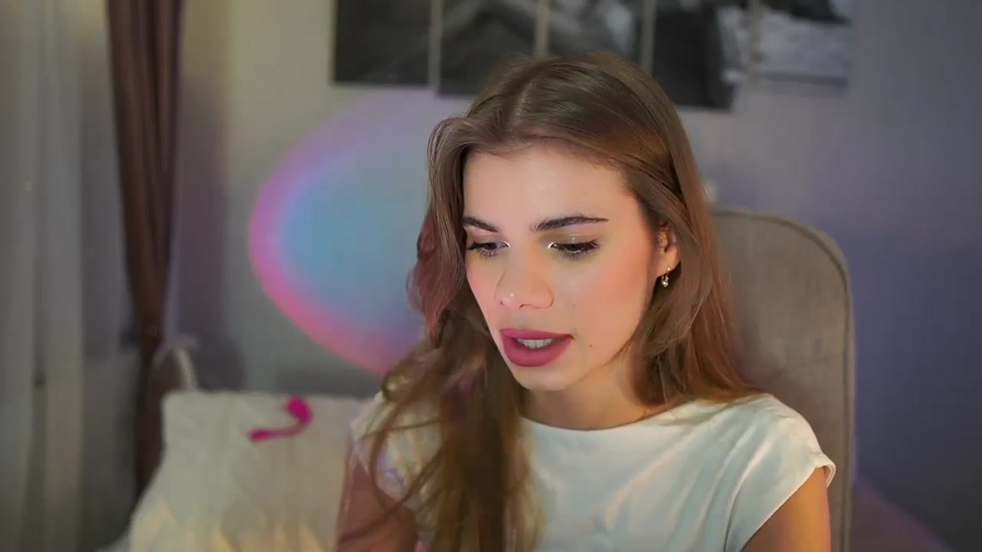 Gallery image thumbnail from RileyReid_18's myfreecams stream on, 07/24/2024, 17:56 image 12 of 20
