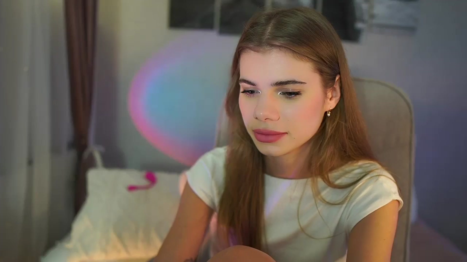 Gallery image thumbnail from RileyReid_18's myfreecams stream on, 07/24/2024, 17:56 image 2 of 20