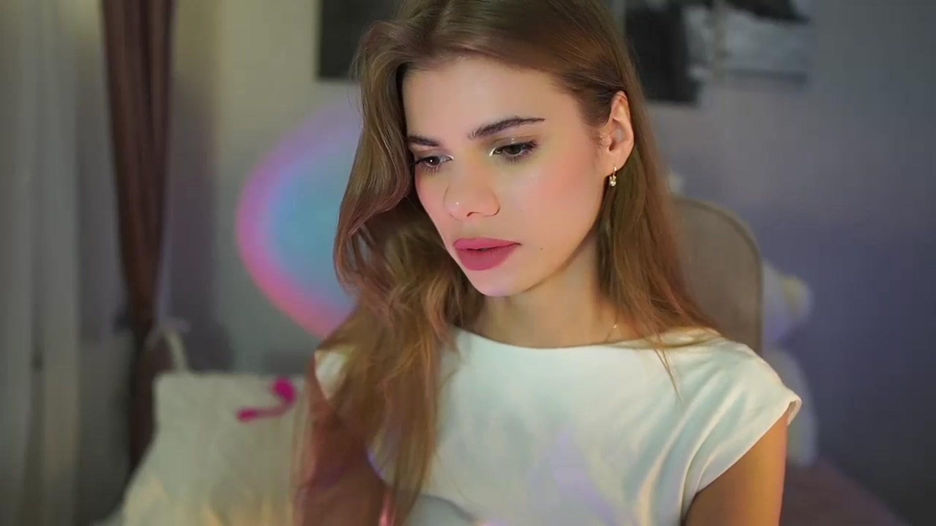 Gallery image thumbnail from RileyReid_18's myfreecams stream on, 07/24/2024, 17:56 image 8 of 20