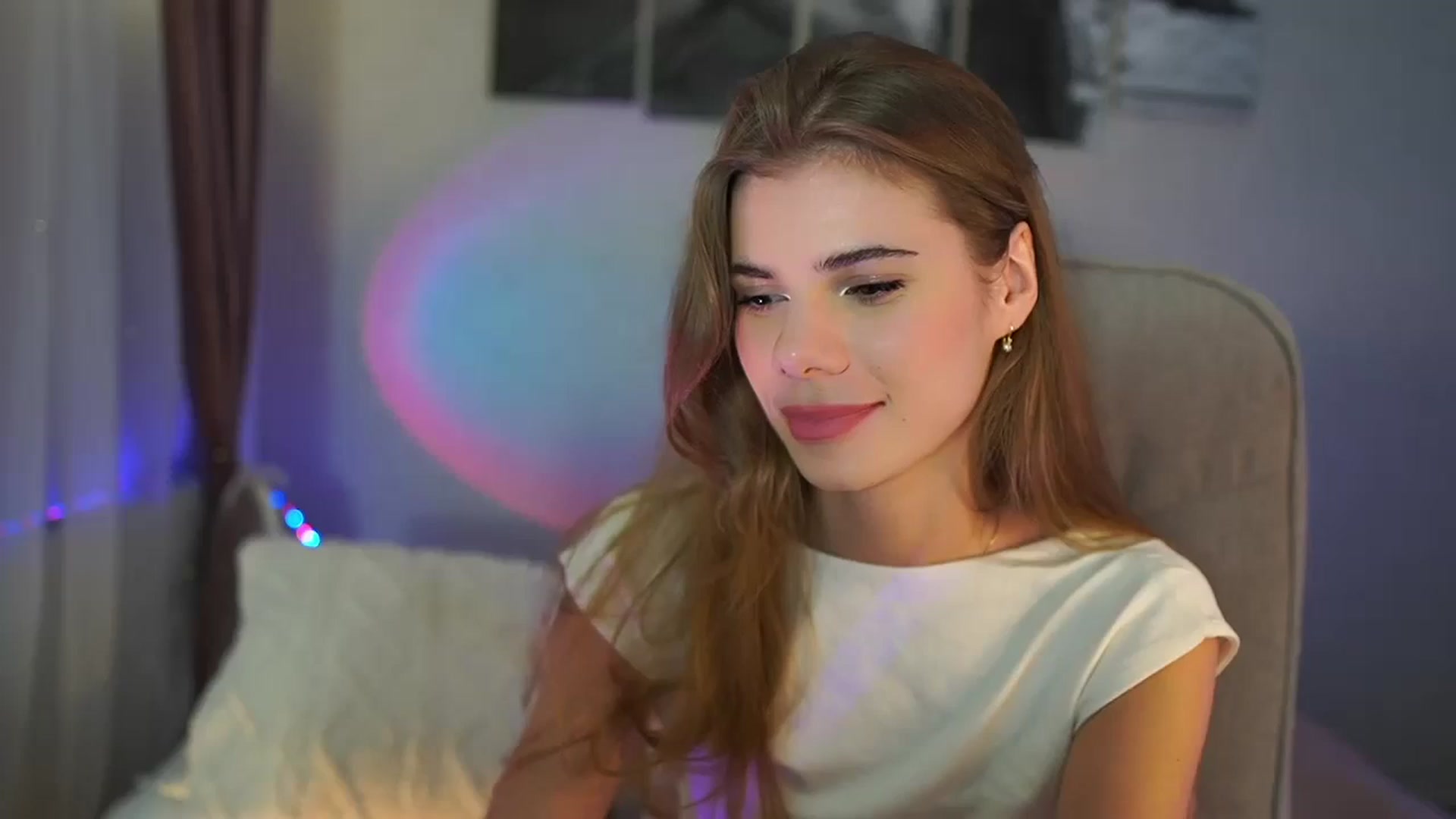 Gallery image thumbnail from RileyReid_18's myfreecams stream on, 07/24/2024, 17:56 image 18 of 20