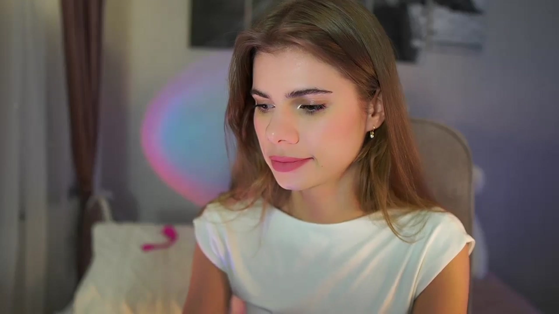 Gallery image thumbnail from RileyReid_18's myfreecams stream on, 07/24/2024, 17:56 image 9 of 20