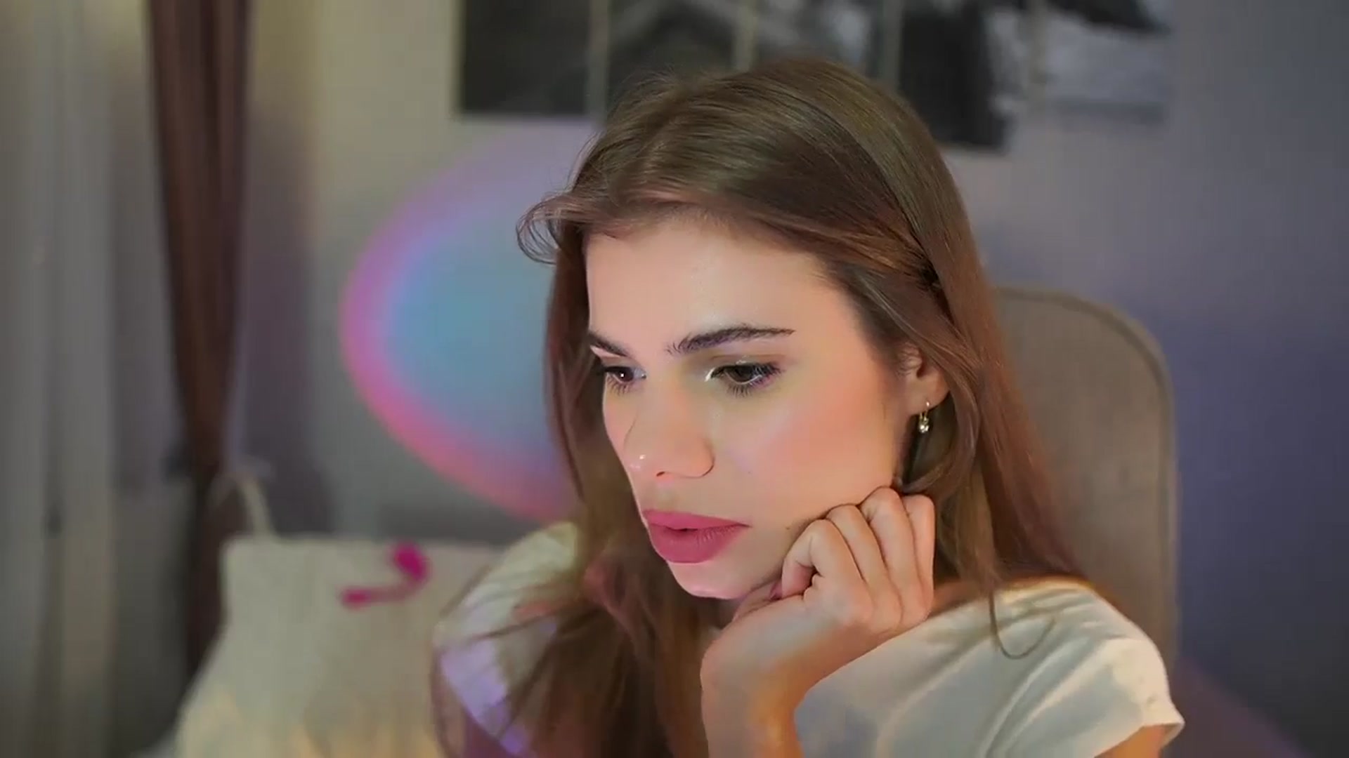 Gallery image thumbnail from RileyReid_18's myfreecams stream on, 07/24/2024, 17:56 image 11 of 20