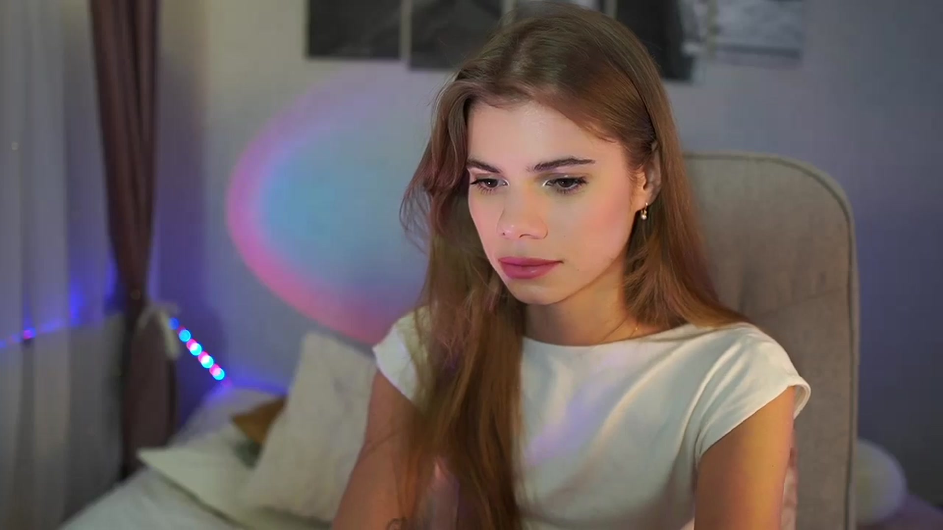 Gallery image thumbnail from RileyReid_18's myfreecams stream on, 07/24/2024, 19:18 image 19 of 20