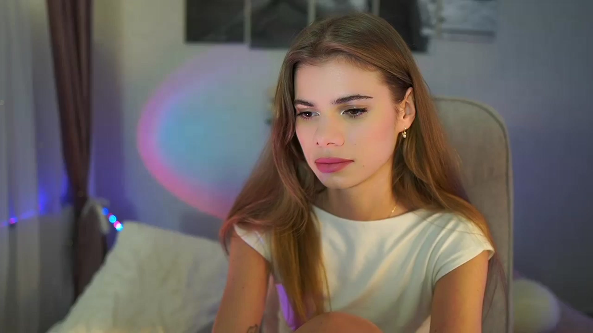 Gallery image thumbnail from RileyReid_18's myfreecams stream on, 07/24/2024, 19:18 image 1 of 20