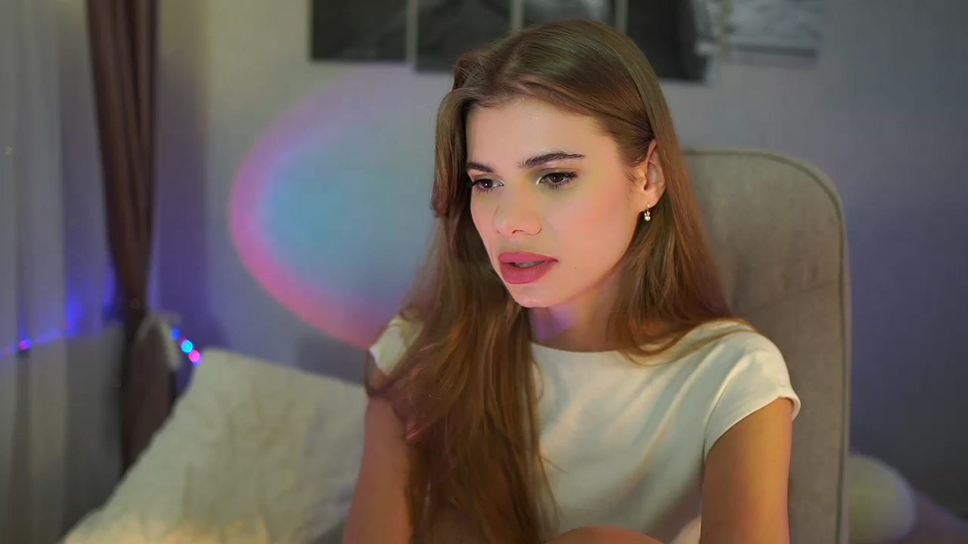 Gallery image thumbnail from RileyReid_18's myfreecams stream on, 07/24/2024, 19:18 image 4 of 20