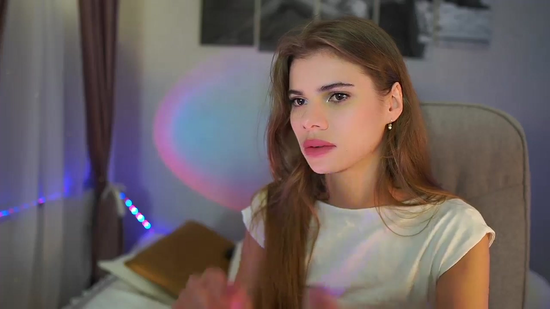 Gallery image thumbnail from RileyReid_18's myfreecams stream on, 07/24/2024, 21:01 image 4 of 20