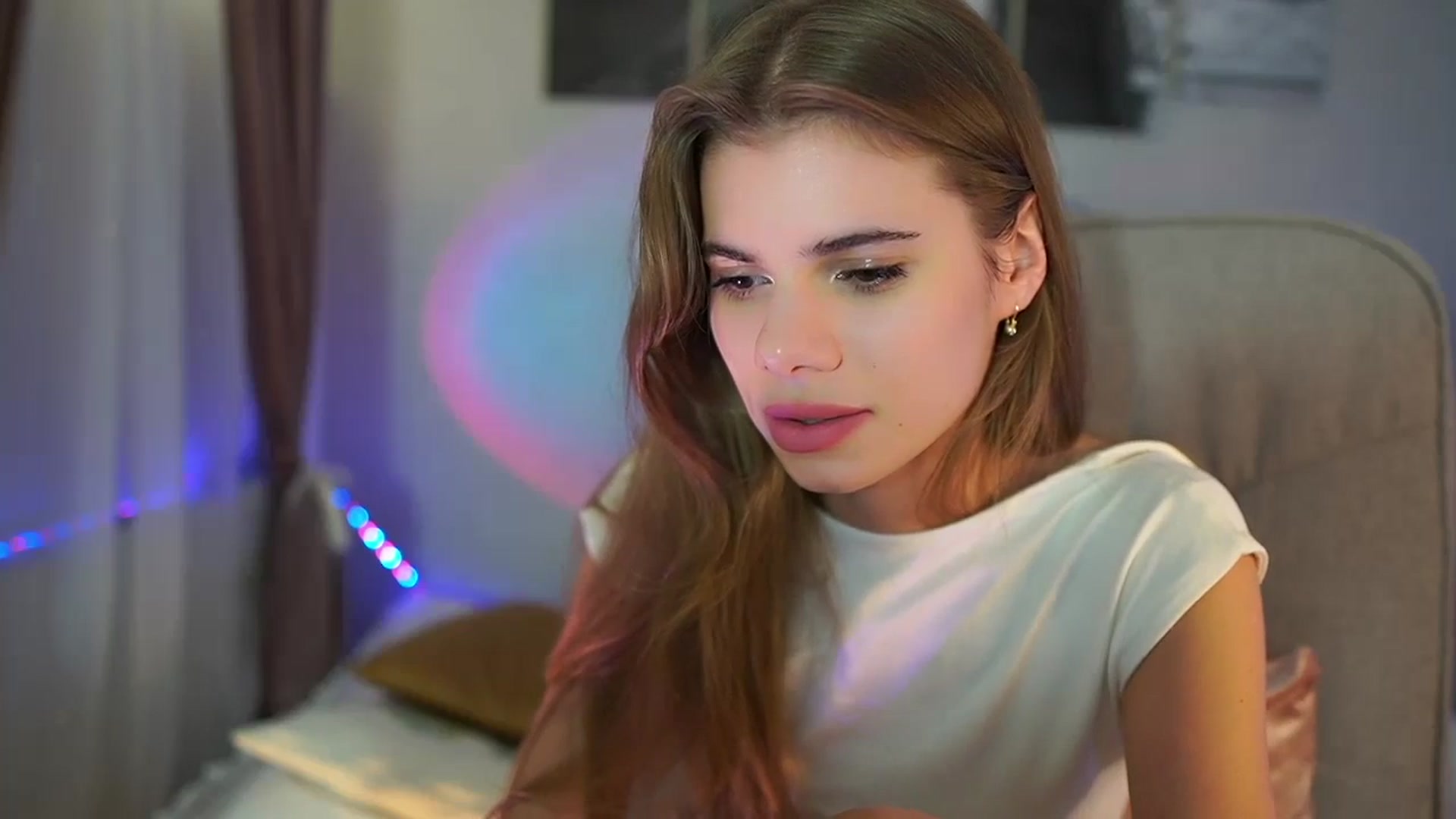 Gallery image thumbnail from RileyReid_18's myfreecams stream on, 07/24/2024, 21:18 image 6 of 20