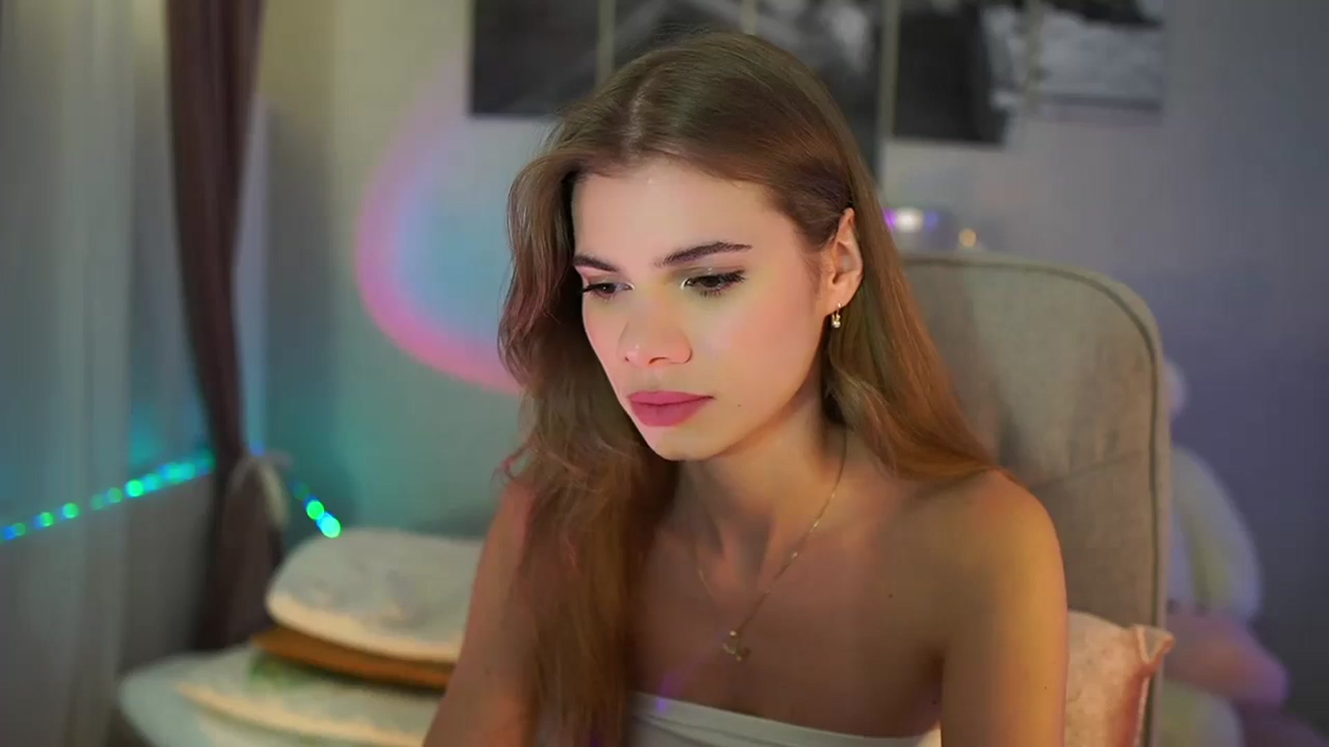 Gallery image thumbnail from RileyReid_18's myfreecams stream on, 07/26/2024, 17:06 image 11 of 20