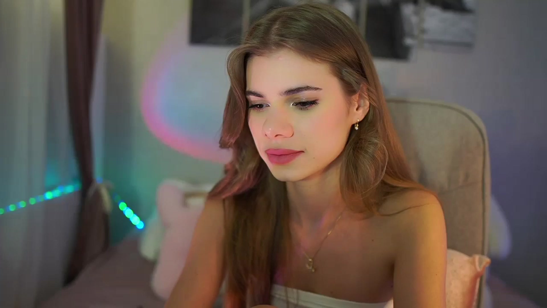 Gallery image thumbnail from RileyReid_18's myfreecams stream on, 07/26/2024, 17:06 image 1 of 20