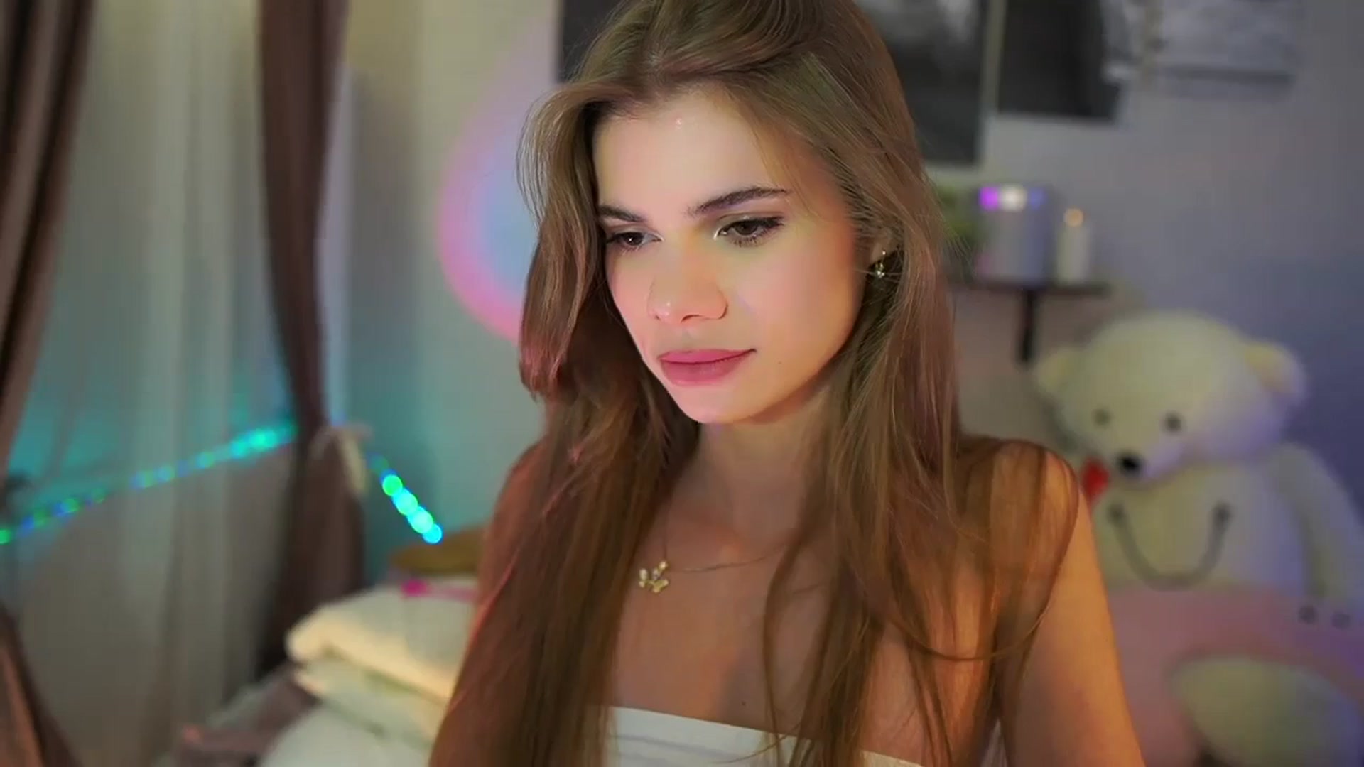 Gallery image thumbnail from RileyReid_18's myfreecams stream on, 07/26/2024, 18:33 image 14 of 20