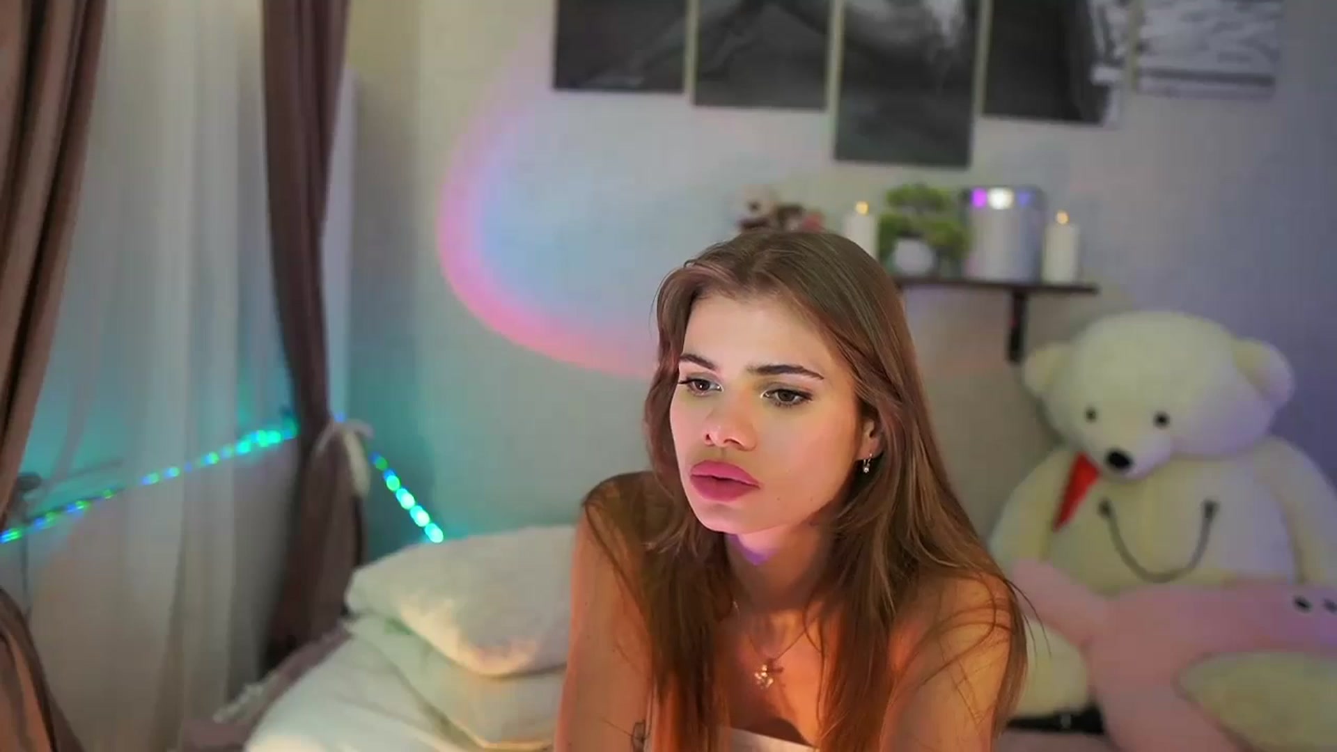 Gallery image thumbnail from RileyReid_18's myfreecams stream on, 07/26/2024, 20:58 image 13 of 20