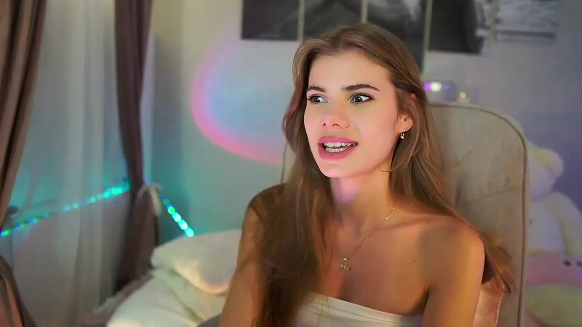 Gallery image thumbnail from RileyReid_18's myfreecams stream on, 07/26/2024, 20:58 image 16 of 20