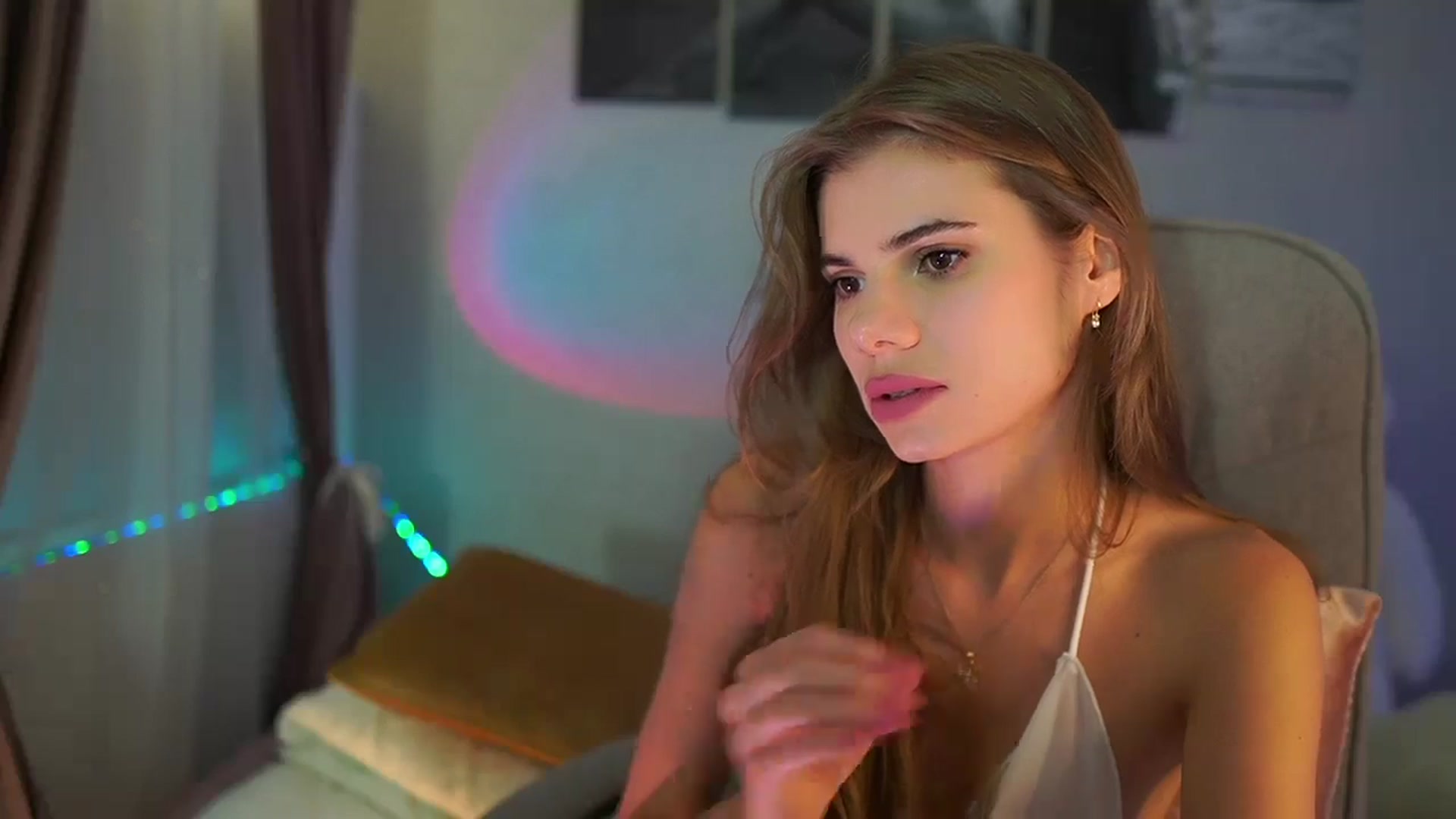 Gallery image thumbnail from RileyReid_18's myfreecams stream on, 07/28/2024, 20:43 image 5 of 20