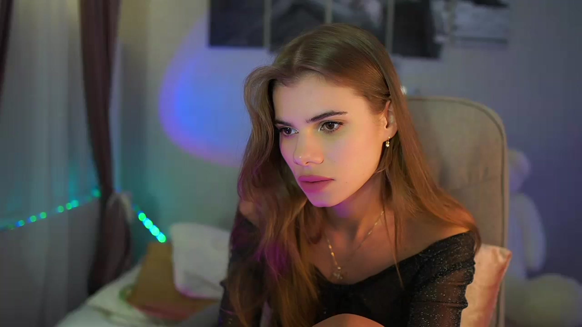 Gallery image thumbnail from RileyReid_18's myfreecams stream on, 07/29/2024, 21:06 image 19 of 20