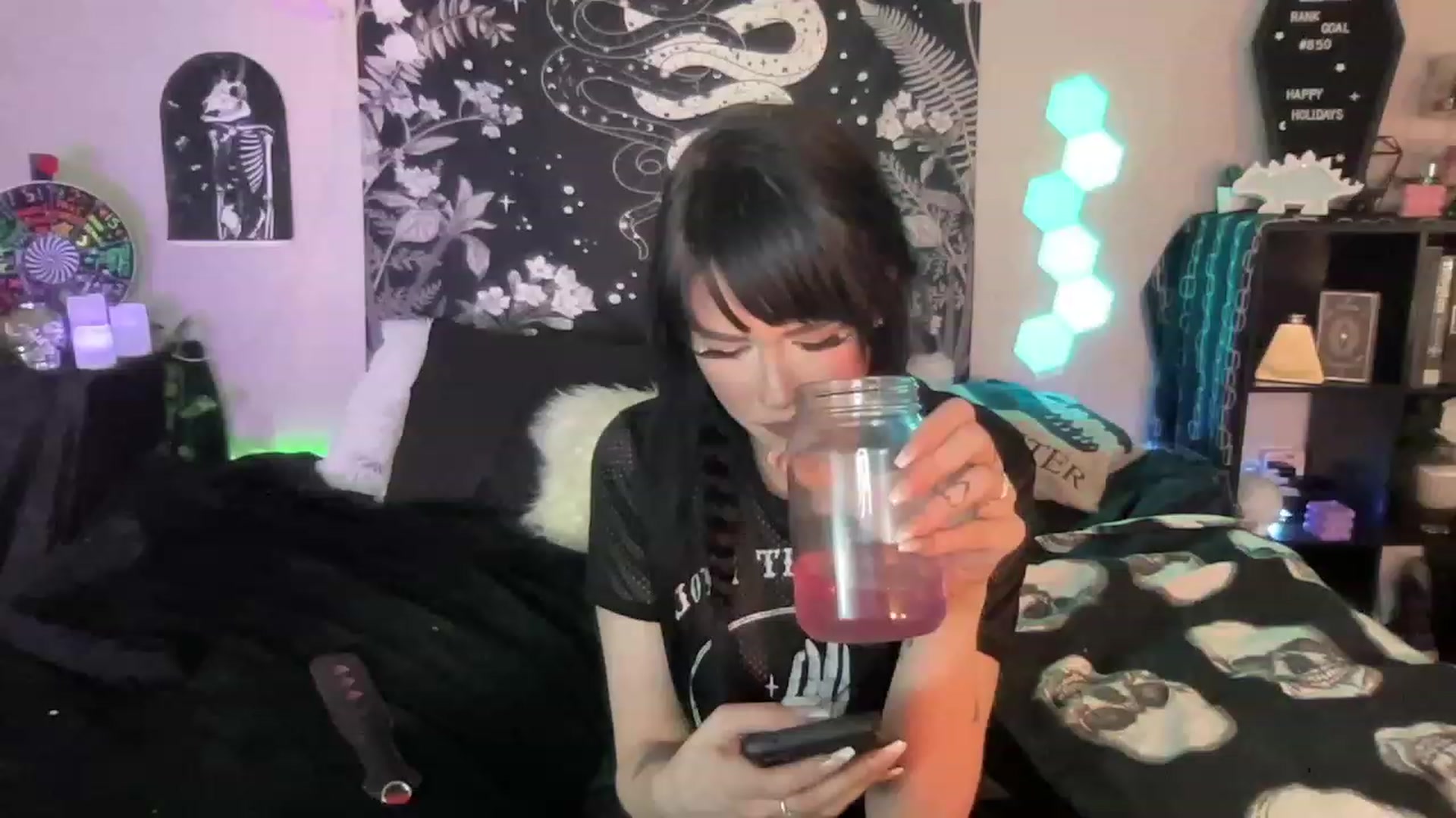 Gallery image thumbnail from RileyWoods's myfreecams stream on, 12/31/2022, 03:25 image 9 of 20