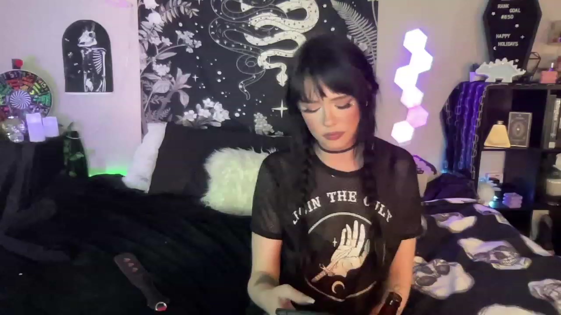 Gallery image thumbnail from RileyWoods's myfreecams stream on, 12/31/2022, 03:25 image 11 of 20