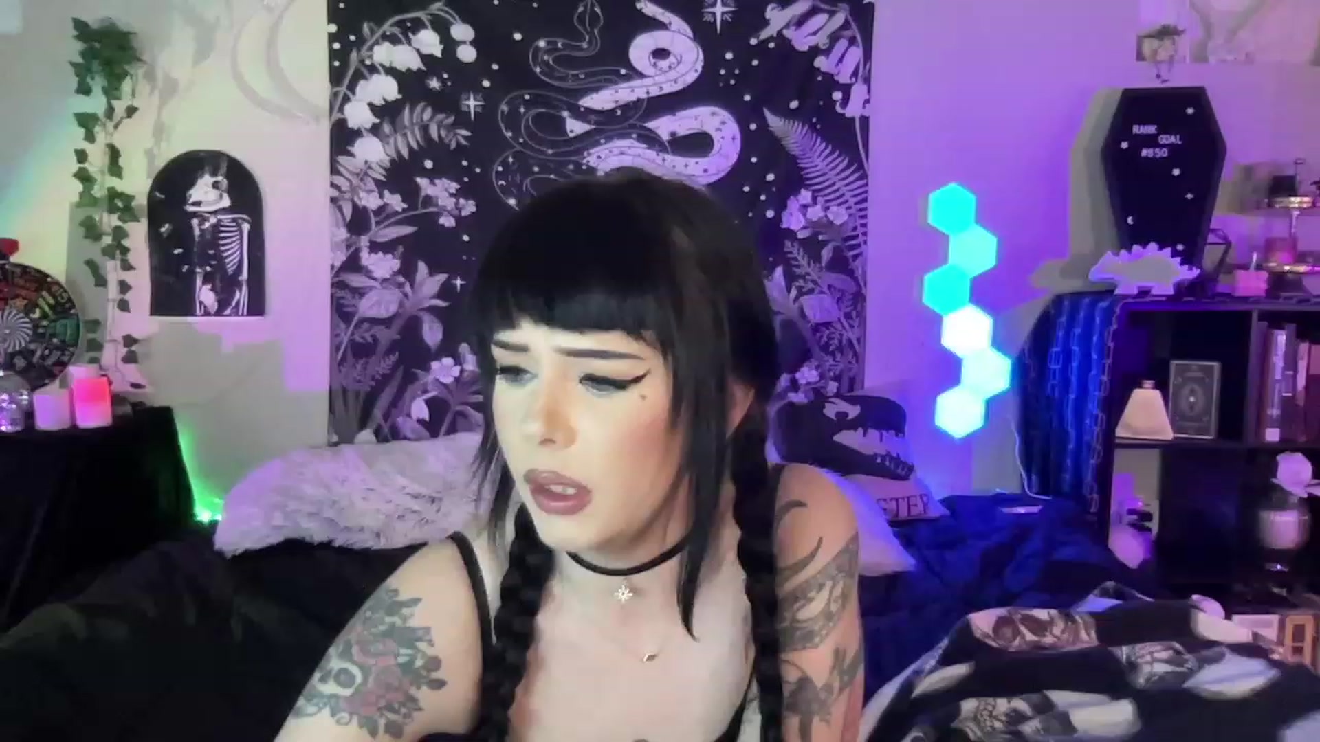 Gallery image thumbnail from RileyWoods's myfreecams stream on, 01/23/2023, 02:20 image 14 of 20