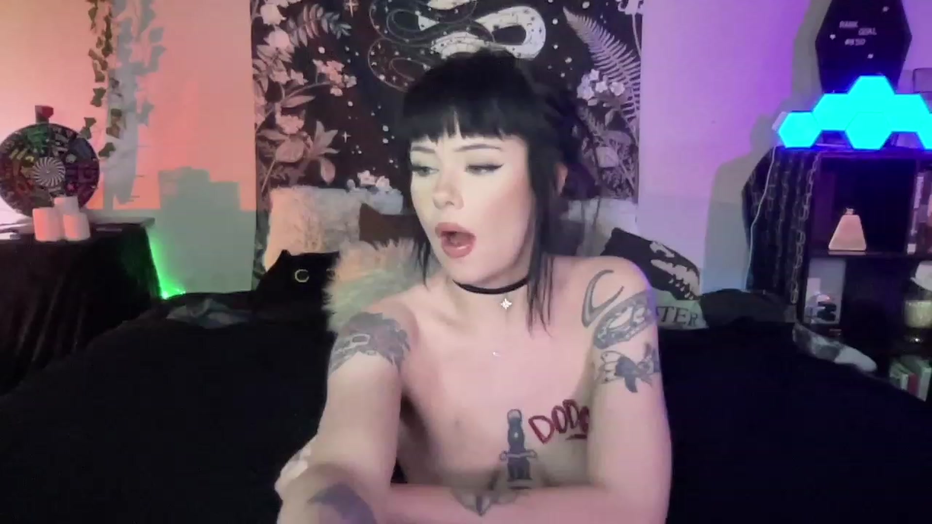 Gallery image thumbnail from RileyWoods's myfreecams stream on, 02/13/2023, 05:48 image 2 of 20