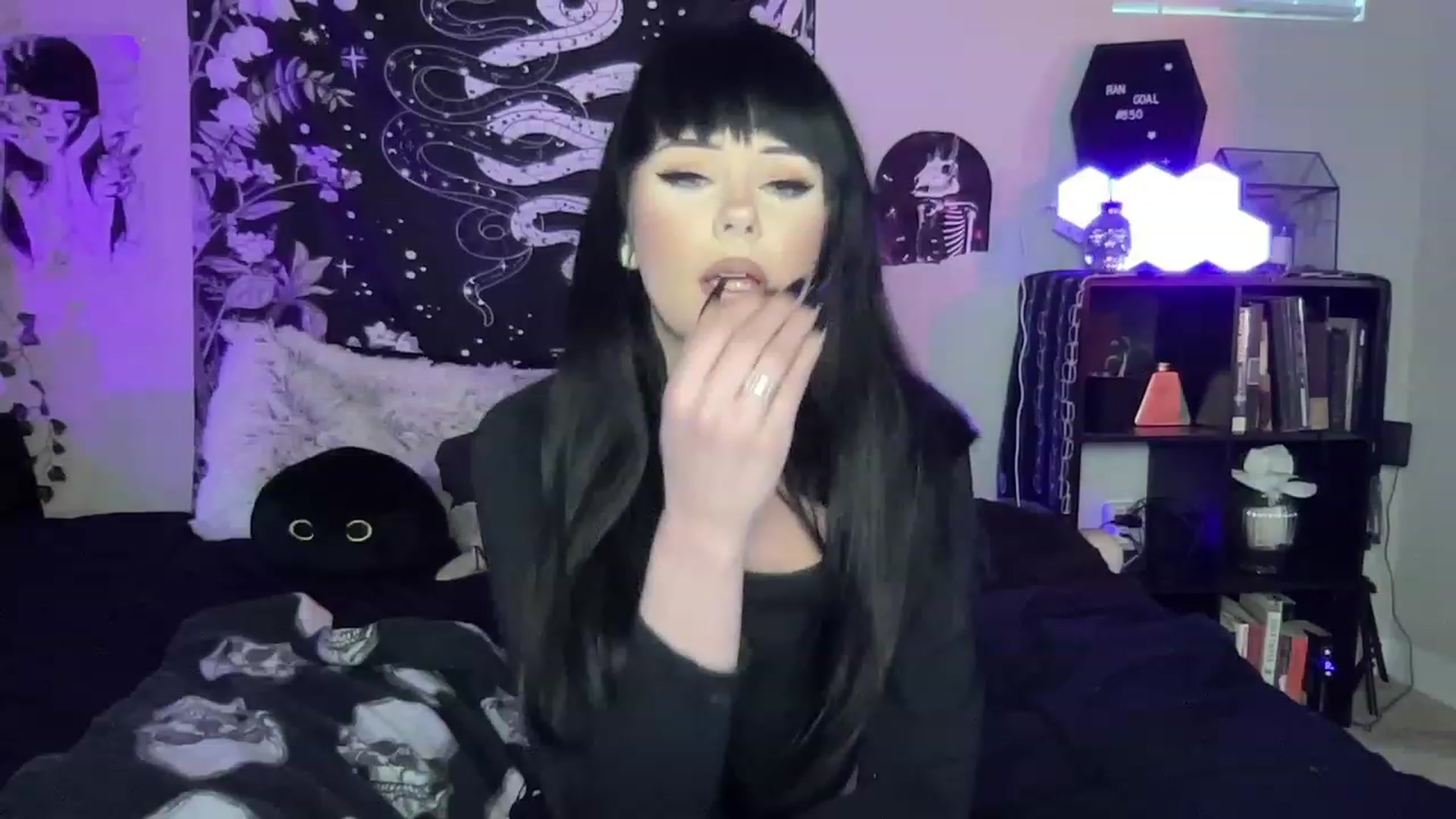 Gallery image thumbnail from RileyWoods's myfreecams stream on, 02/25/2023, 01:55 image 2 of 20