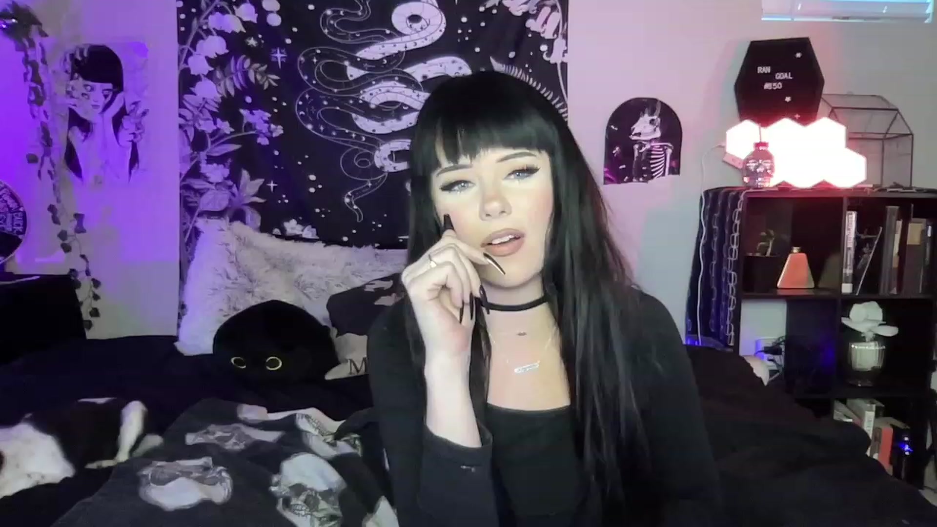 Gallery image thumbnail from RileyWoods's myfreecams stream on, 02/25/2023, 01:55 image 8 of 20