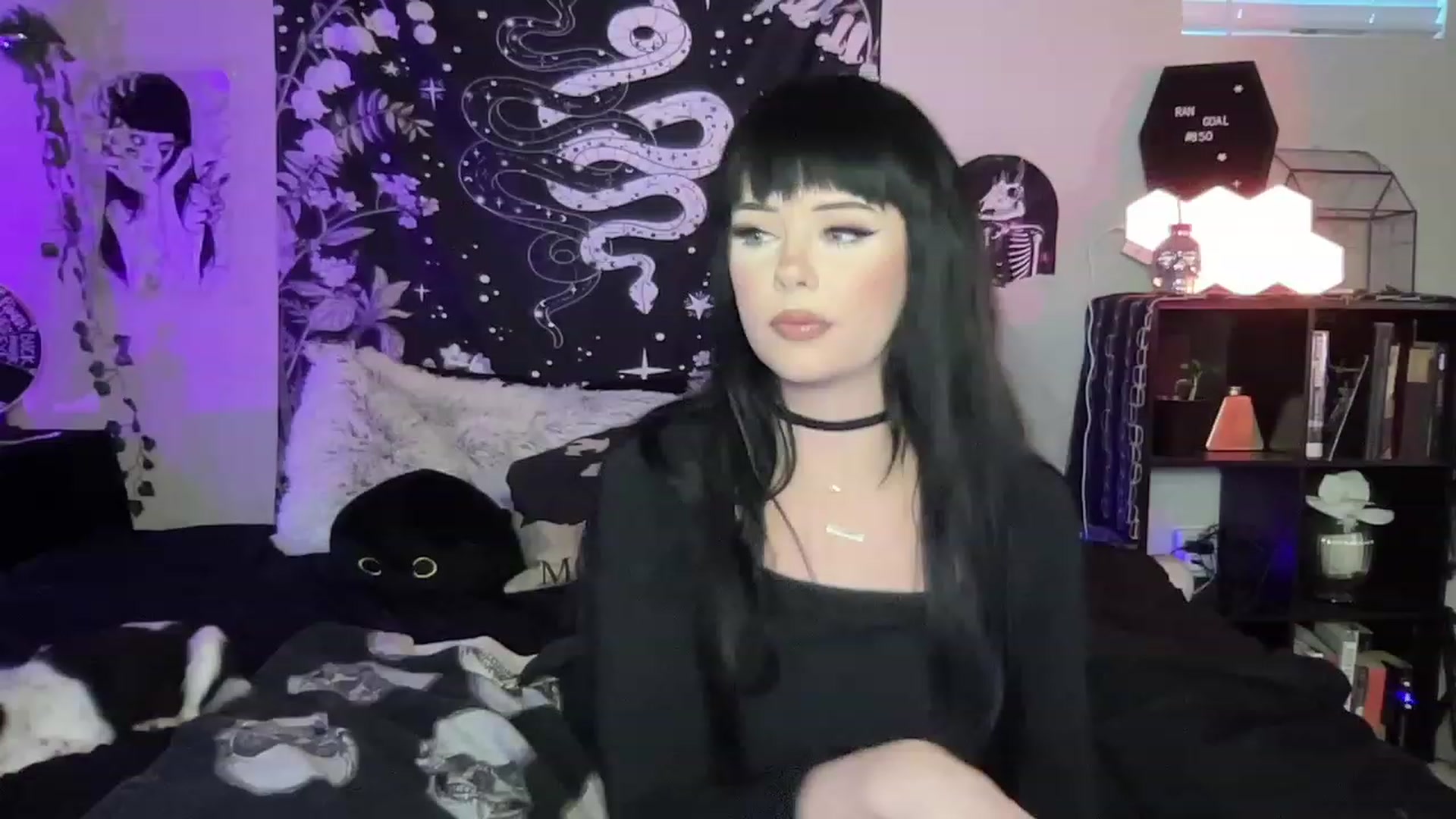 Gallery image thumbnail from RileyWoods's myfreecams stream on, 02/25/2023, 01:55 image 9 of 20