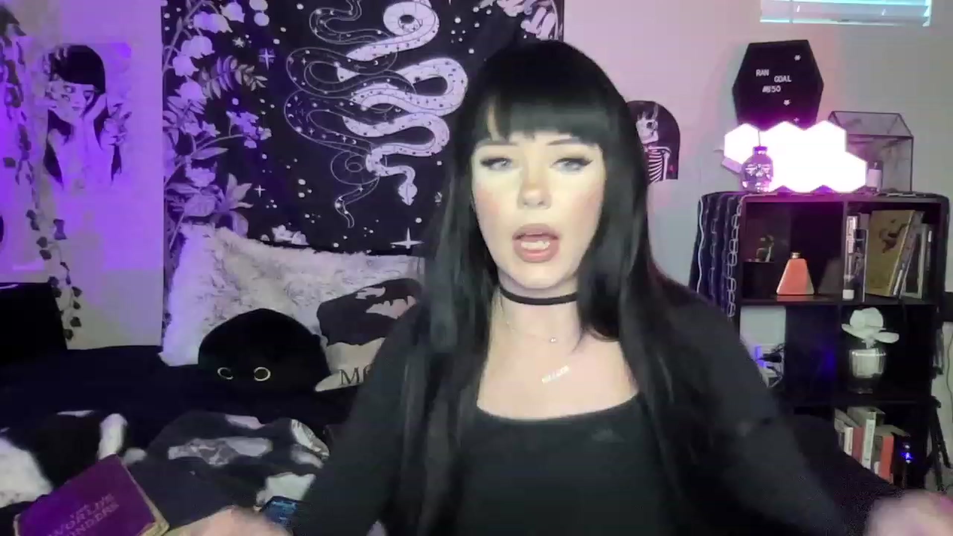 Gallery image thumbnail from RileyWoods's myfreecams stream on, 02/25/2023, 01:55 image 5 of 20
