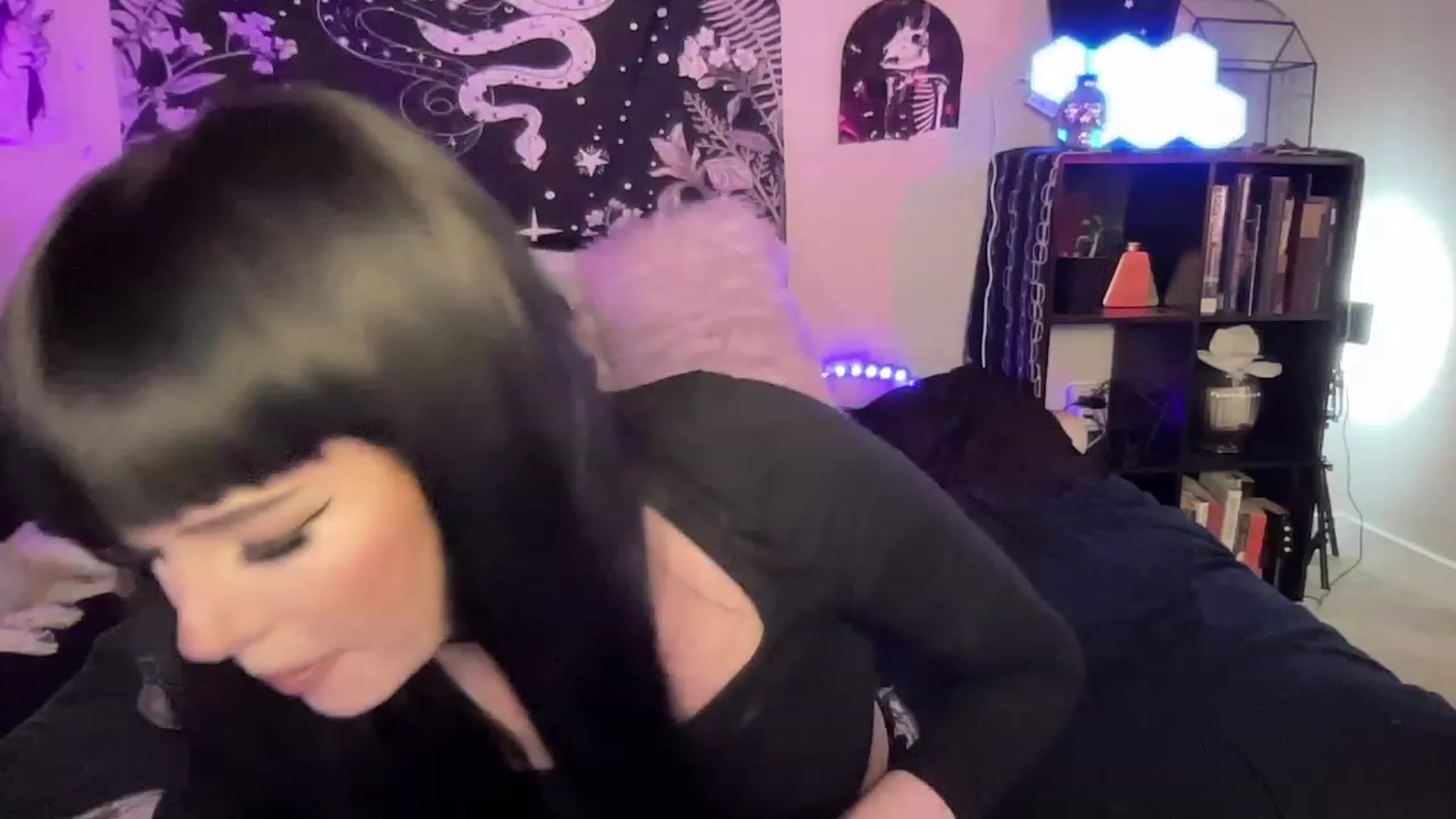 Gallery image thumbnail from RileyWoods's myfreecams stream on, 02/25/2023, 01:55 image 20 of 20