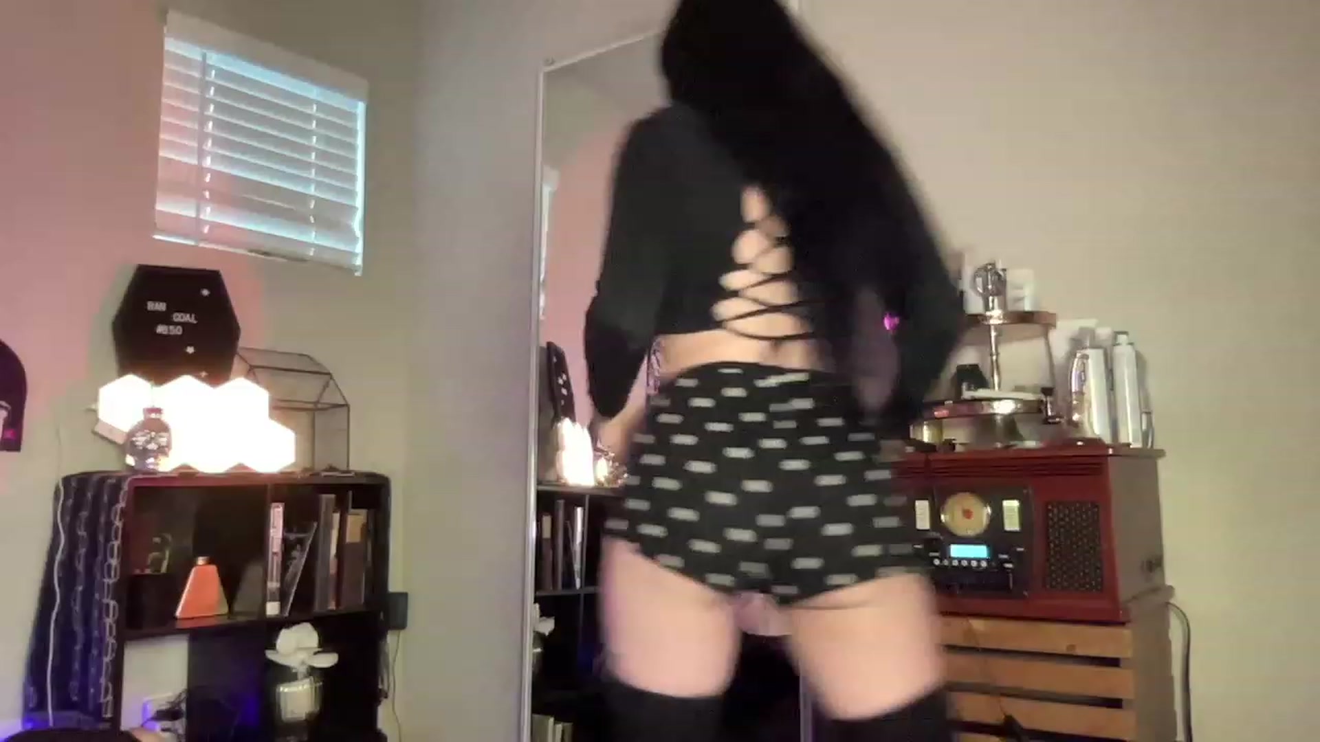 Gallery image thumbnail from RileyWoods's myfreecams stream on, 02/25/2023, 01:55 image 10 of 20