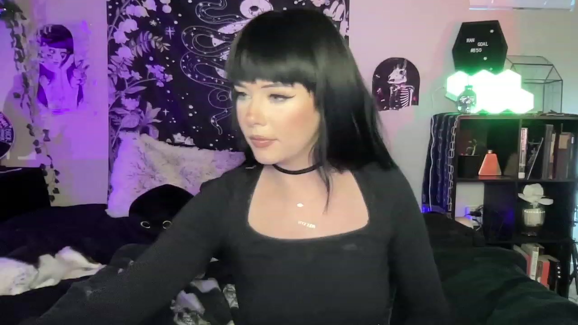 Gallery image thumbnail from RileyWoods's myfreecams stream on, 02/25/2023, 01:55 image 13 of 20