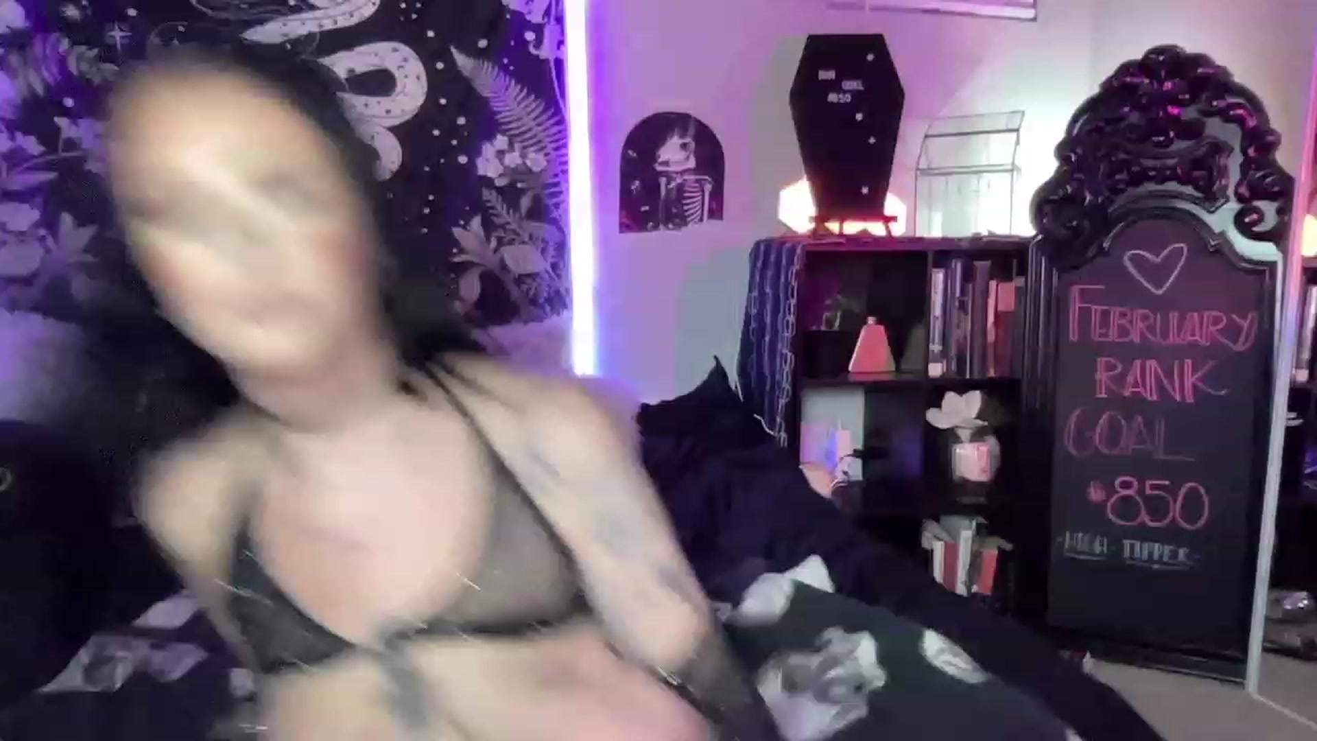 Gallery image thumbnail from RileyWoods's myfreecams stream on, 02/28/2023, 02:19 image 14 of 20