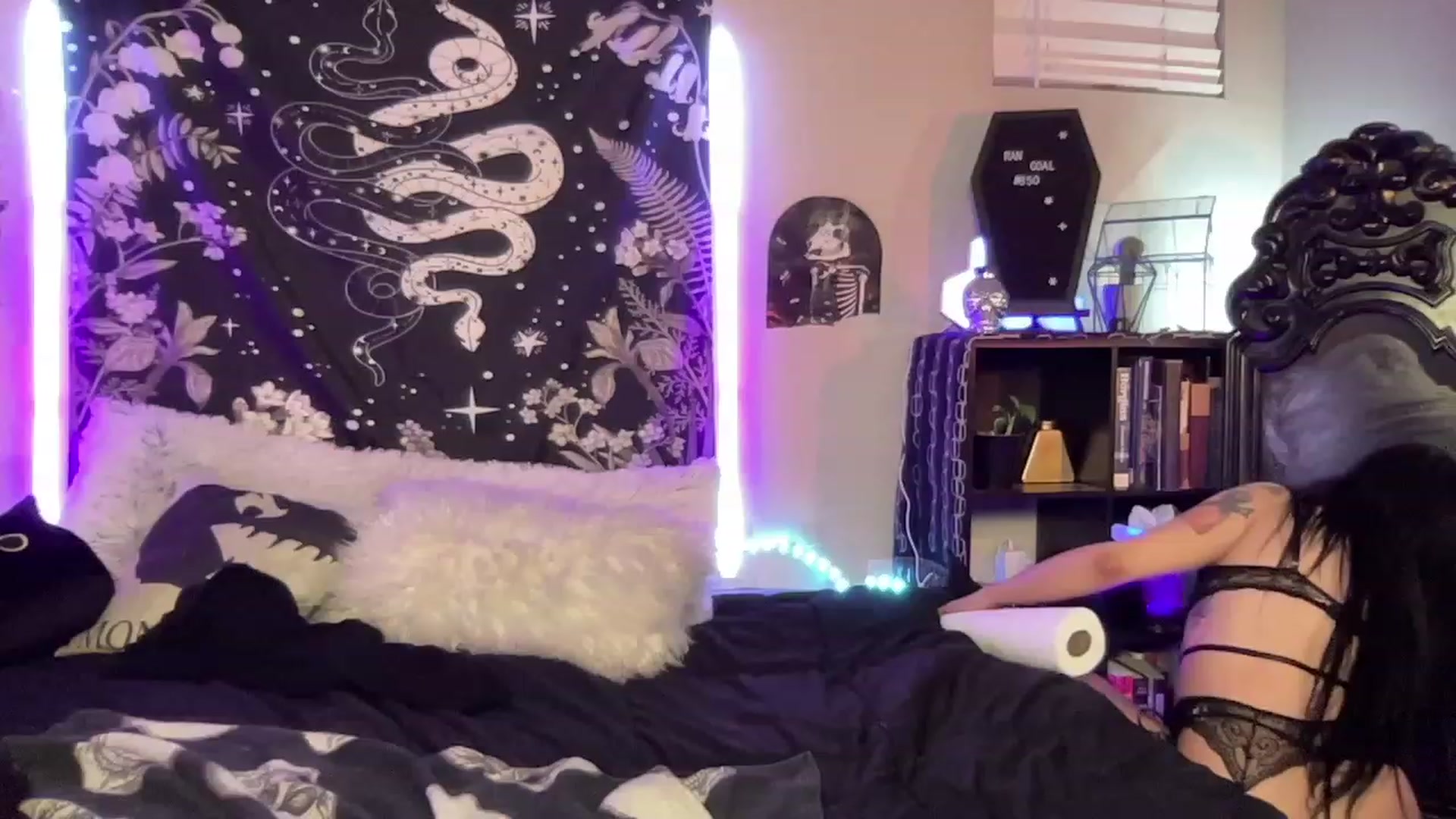 Gallery image thumbnail from RileyWoods's myfreecams stream on, 03/02/2023, 04:46 image 10 of 20